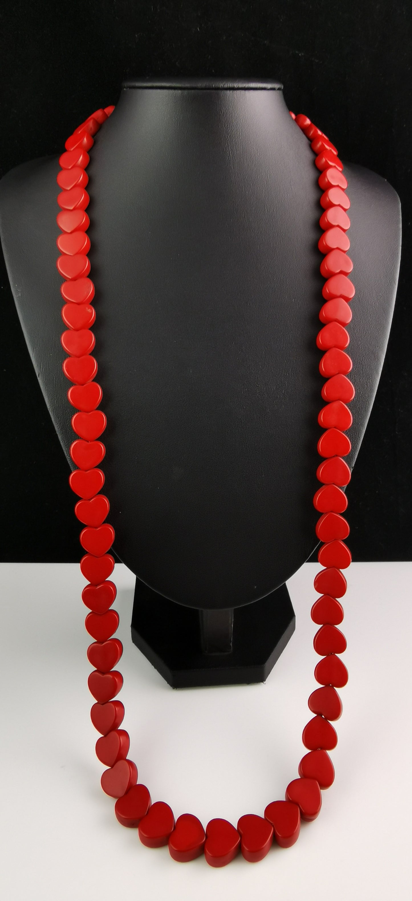 Vintage 90s plastic heart bead necklace