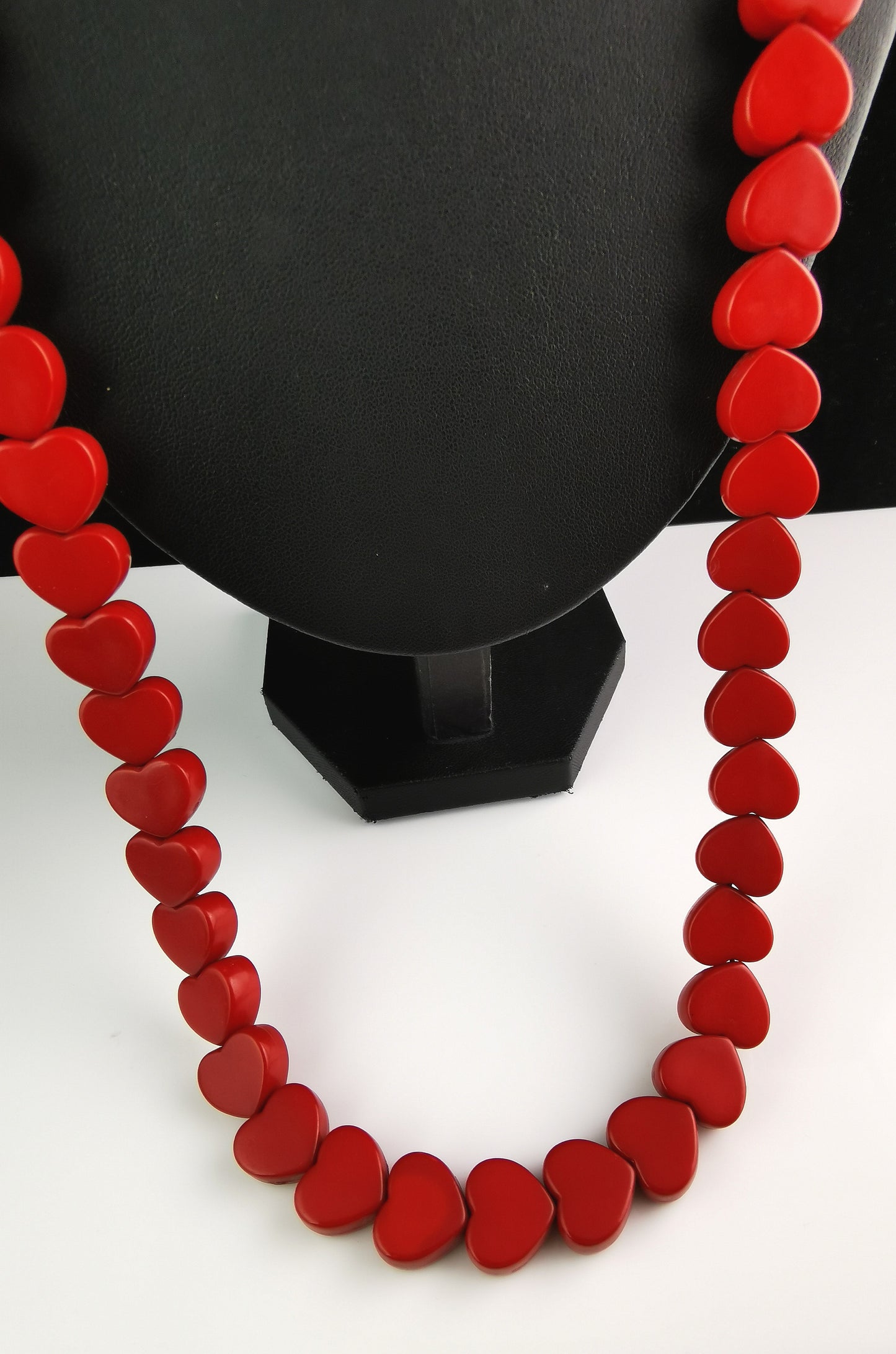 Vintage 90s plastic heart bead necklace