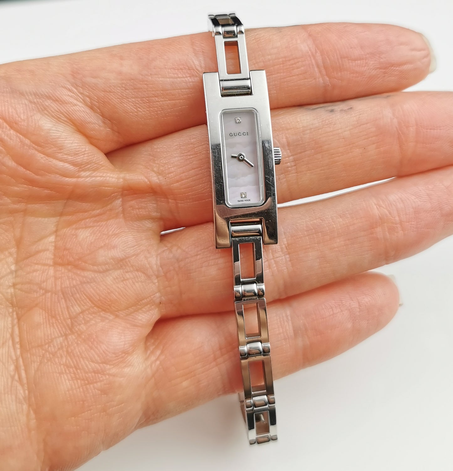 Vintage Gucci 3900l ladies wristwatch, Diamond