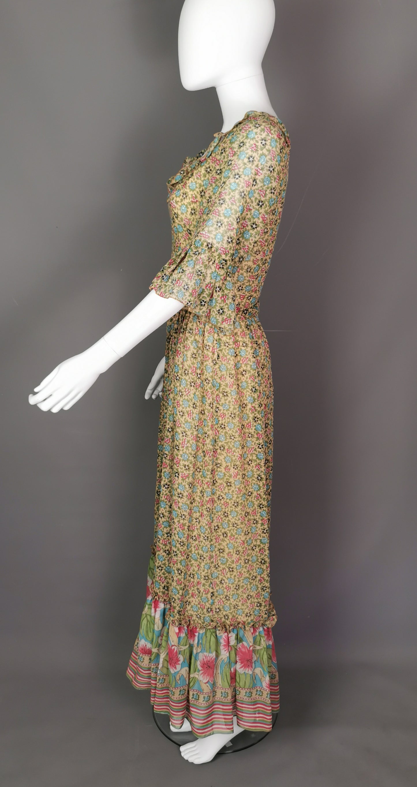 Vintage 1970s floral maxi dress, Boho, frill hem