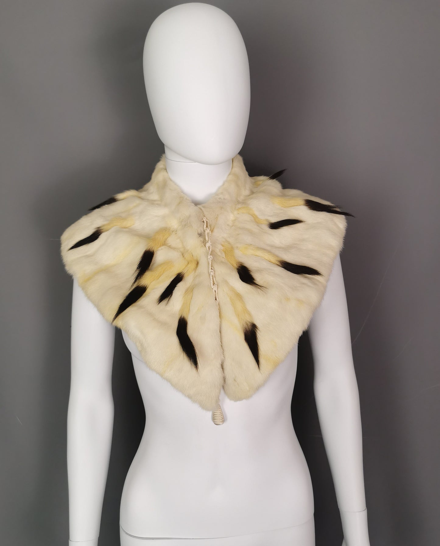 Antique Victorian ermine fur capelet, cape