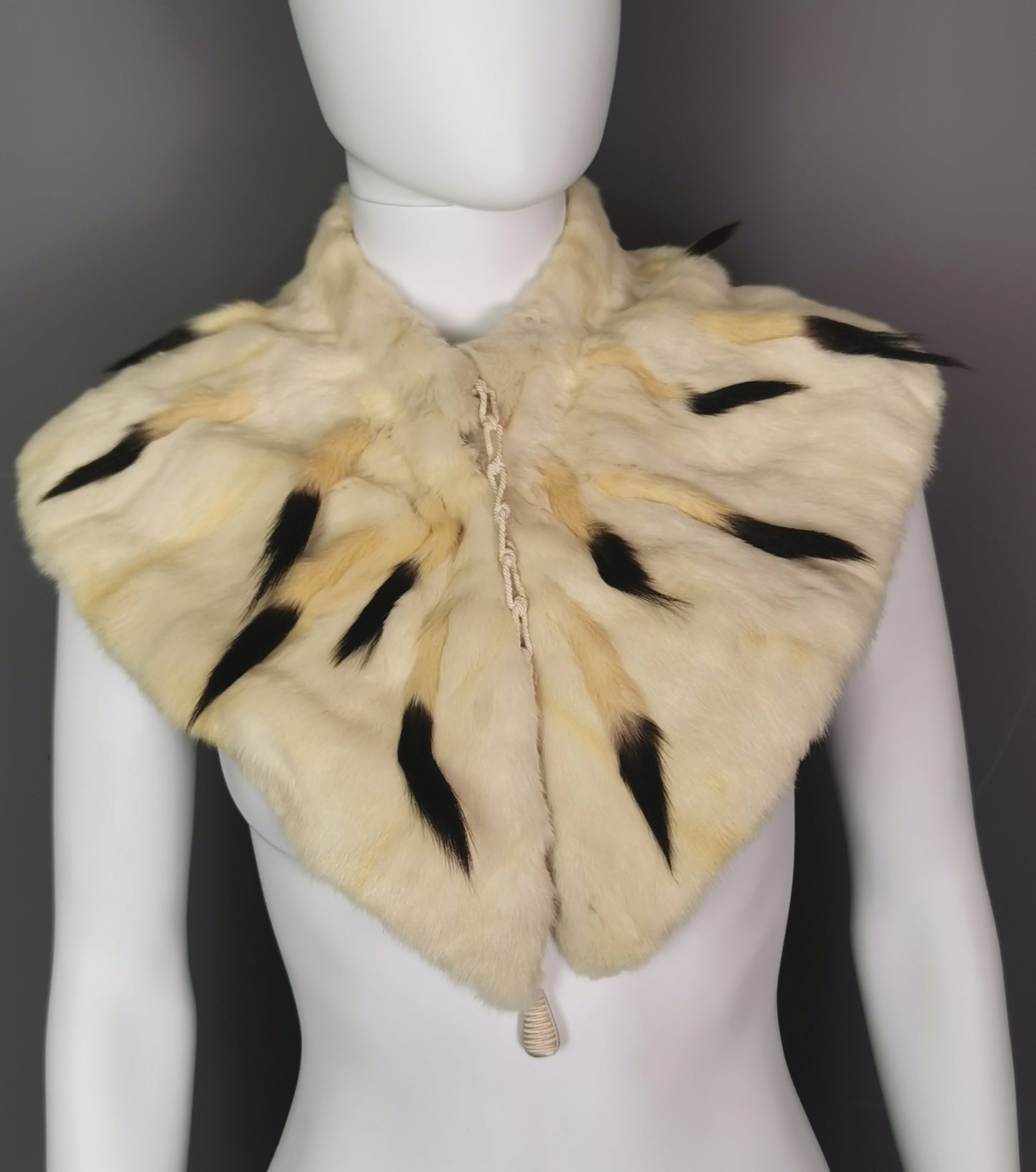 Antique Victorian ermine fur capelet, cape