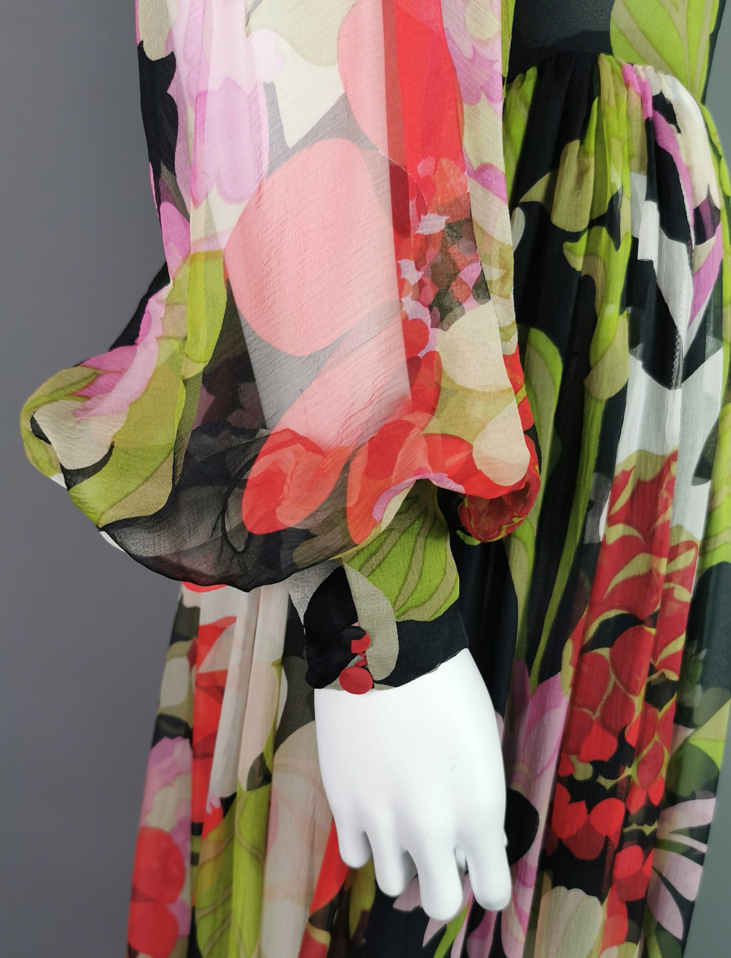 Vintage 70s silk Georgette floral print dress