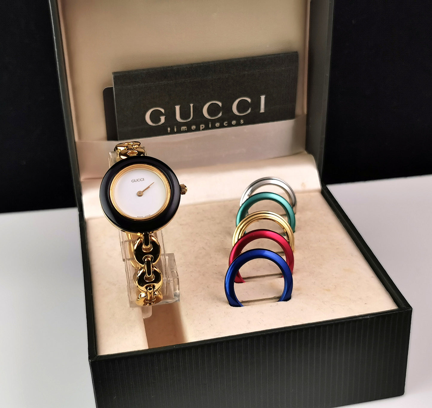 Vintage Gucci 11/12.2 ladies gold plated wristwatch, bracelet strap, changeable bezels