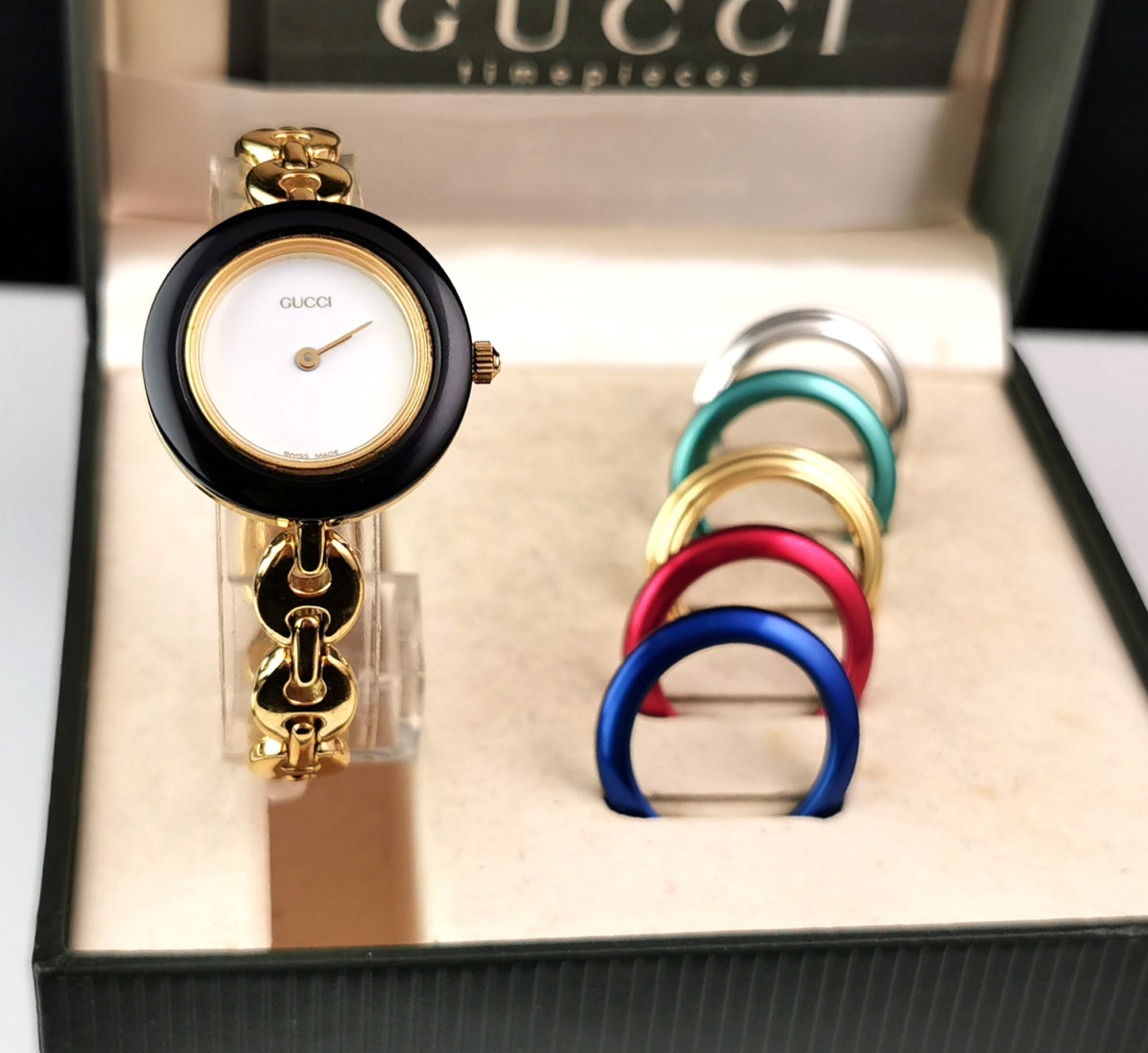 Vintage Gucci 11/12.2 ladies gold plated wristwatch, bracelet strap, changeable bezels