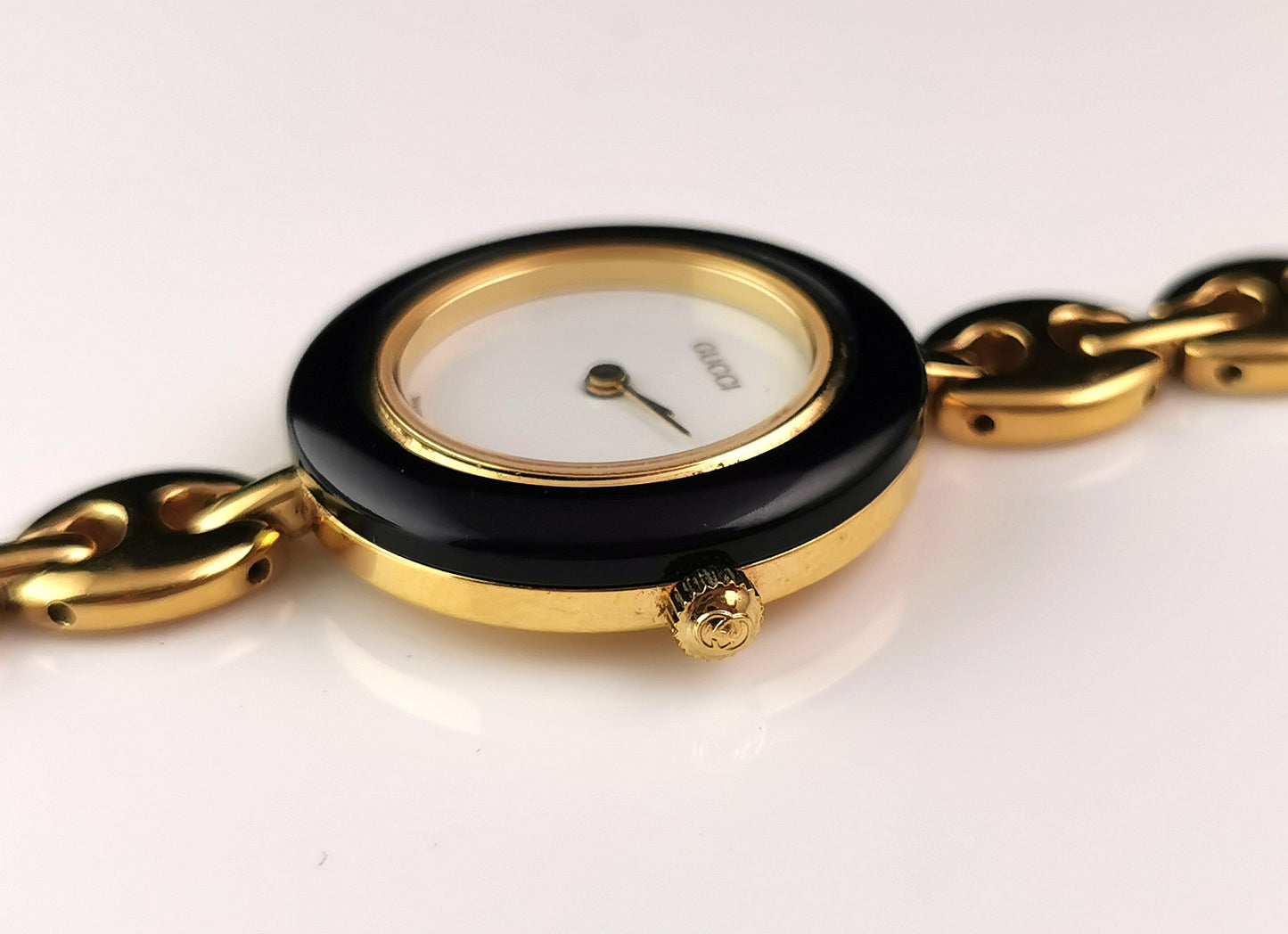 Vintage Gucci 11/12.2 ladies gold plated wristwatch, bracelet strap, changeable bezels