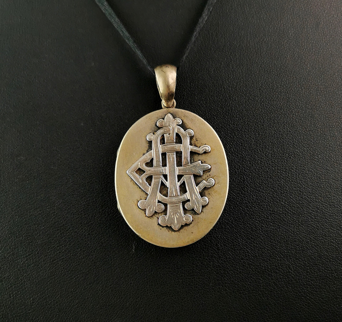 Antique Victorian AEI locket pendant, Silver plated