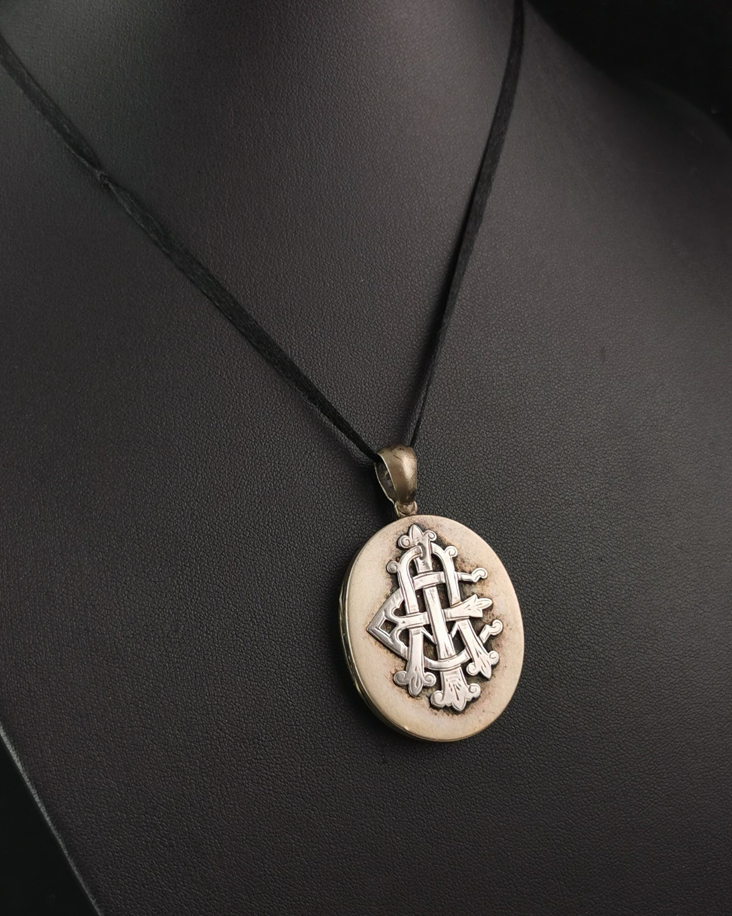 Antique Victorian AEI locket pendant, Silver plated