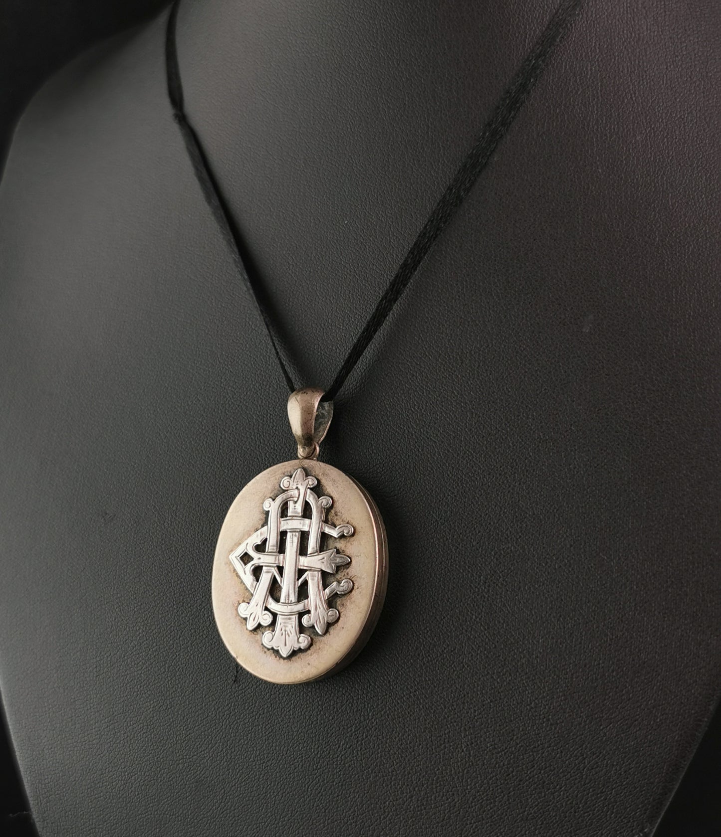 Antique Victorian AEI locket pendant, Silver plated