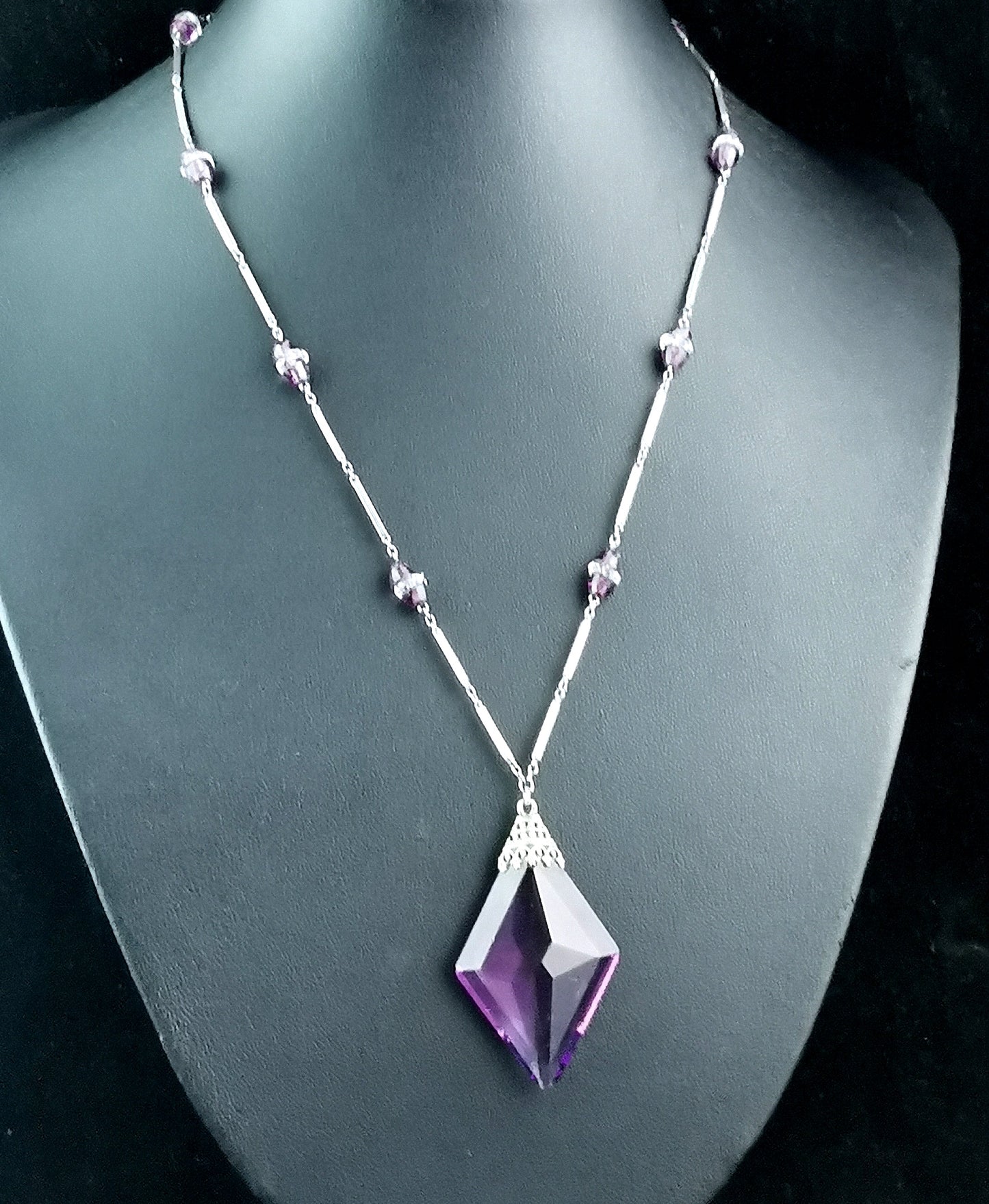 Vintage Art Deco Amethyst glass drop pendant necklace