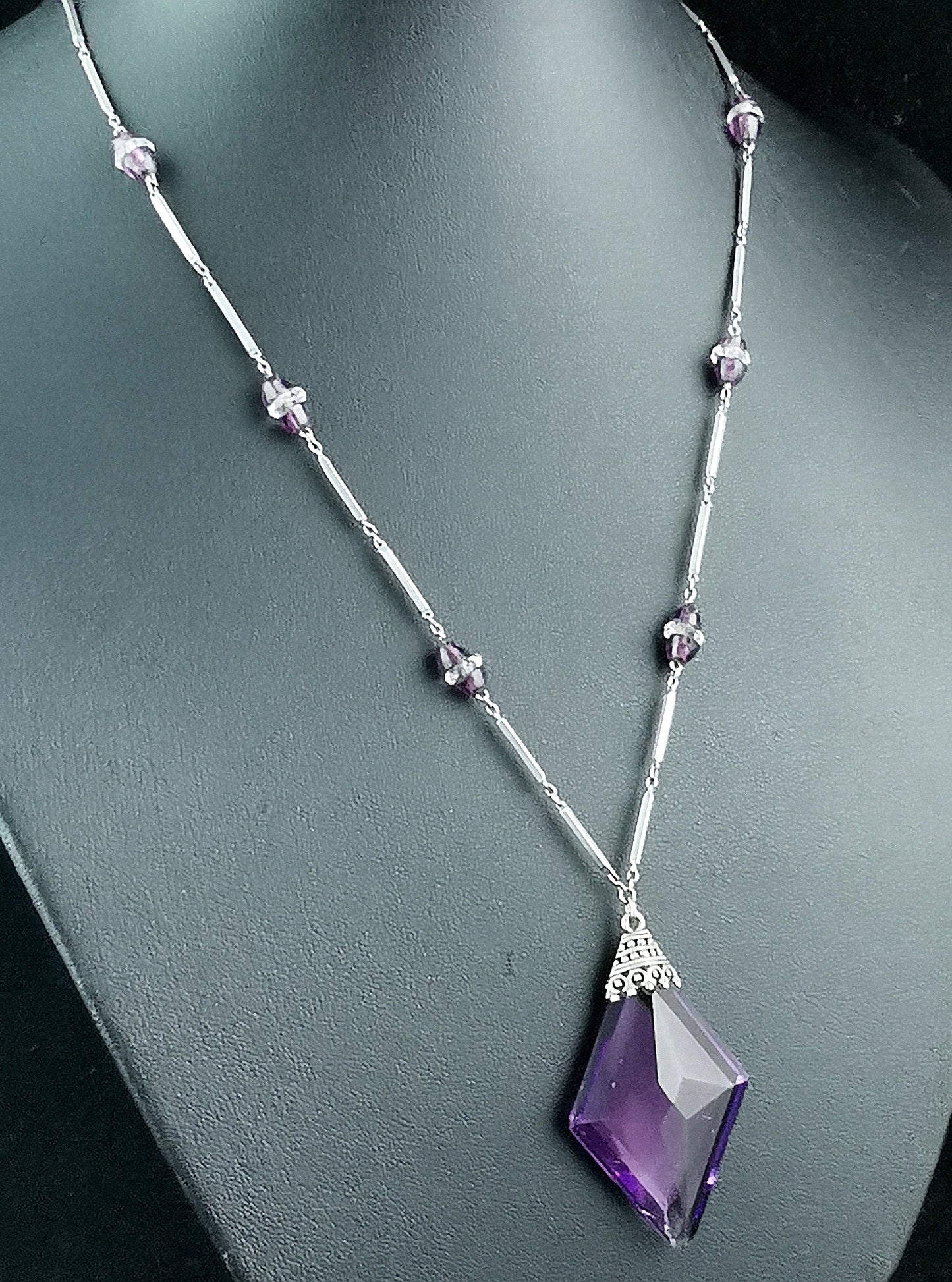 Vintage Art Deco Amethyst glass drop pendant necklace