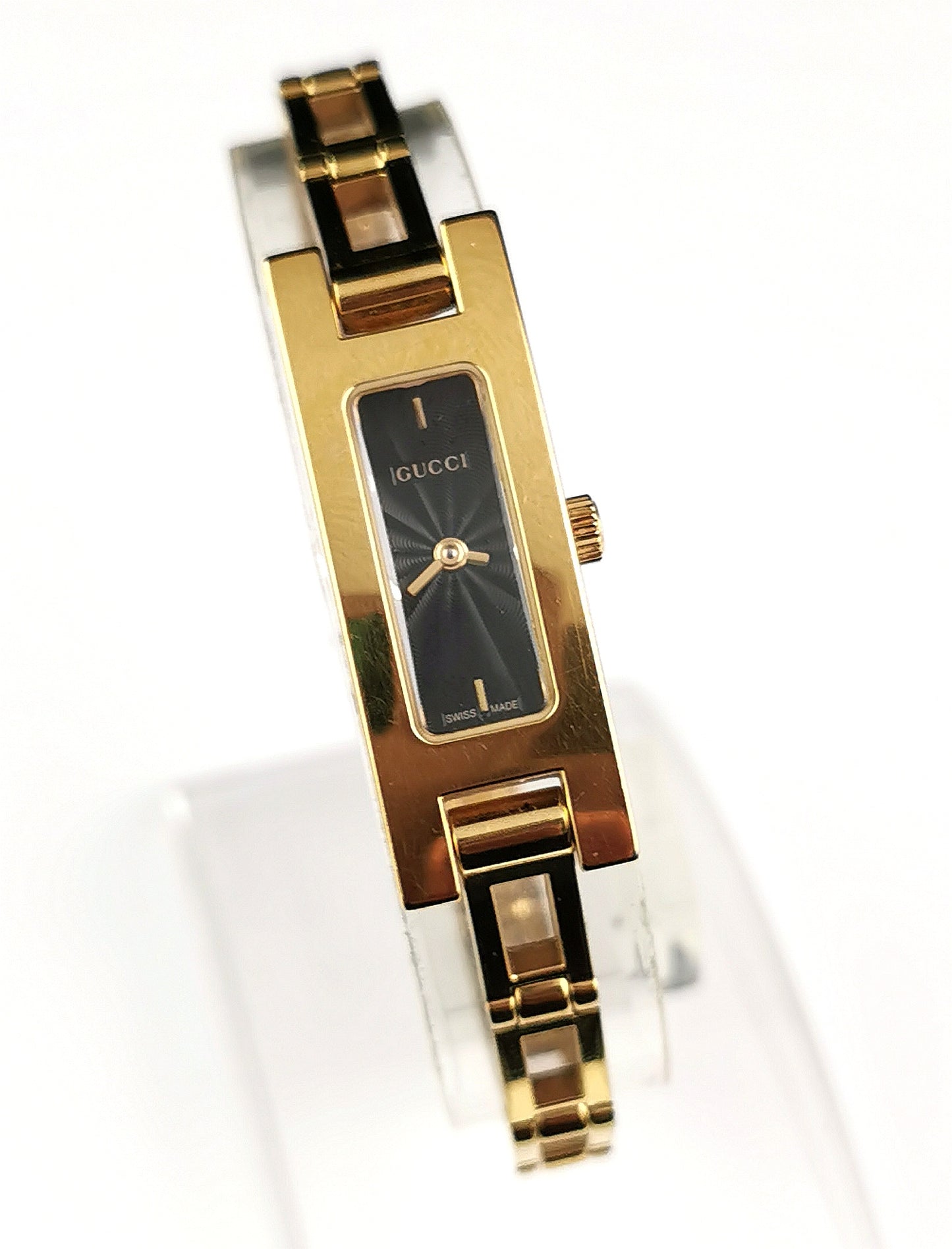 Gucci 3900l ladies gold plated wristwatch, boxed