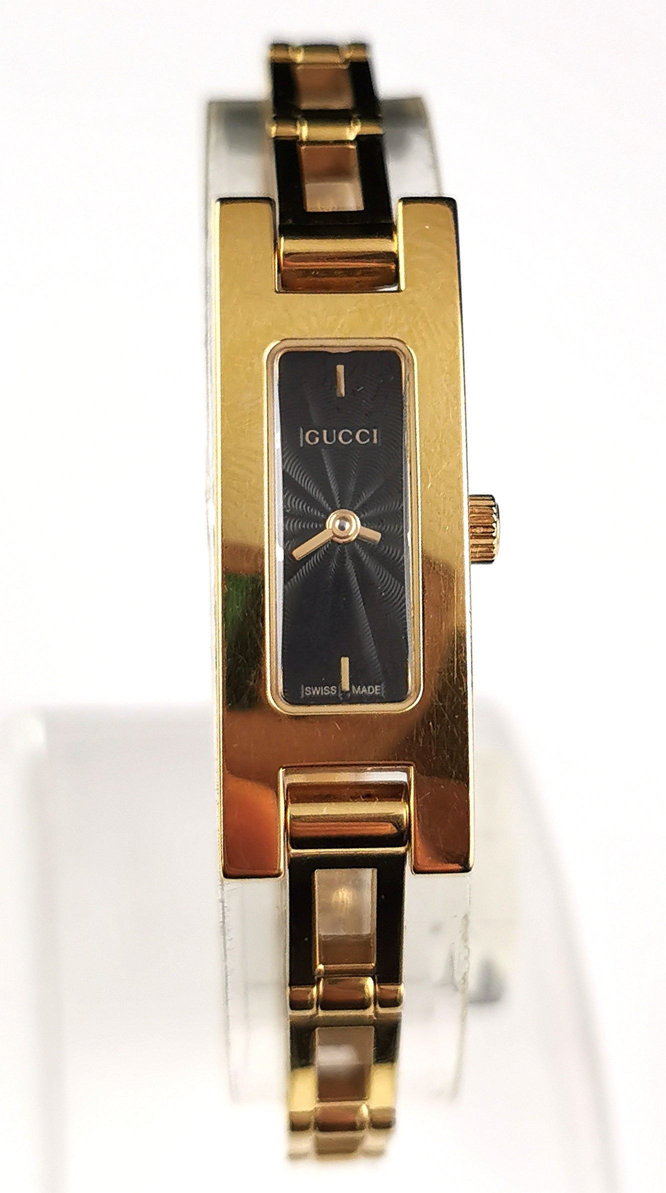 Gucci 3900l ladies gold plated wristwatch, boxed