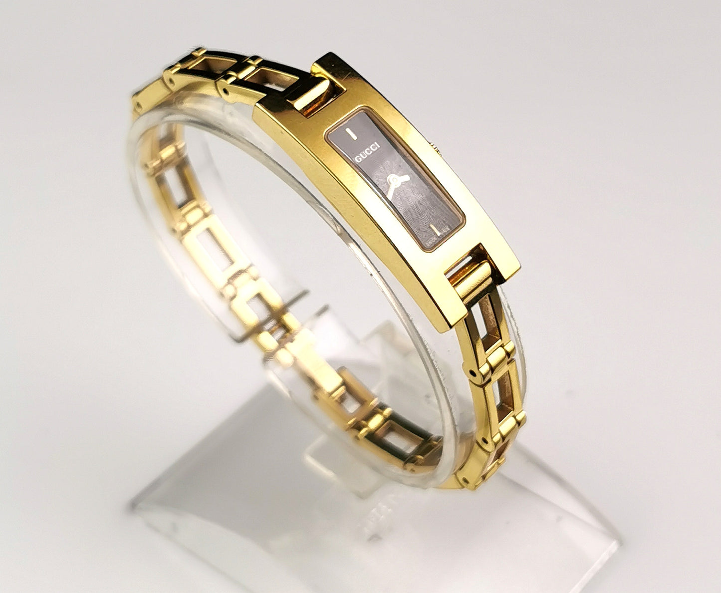 Gucci 3900l ladies gold plated wristwatch, boxed