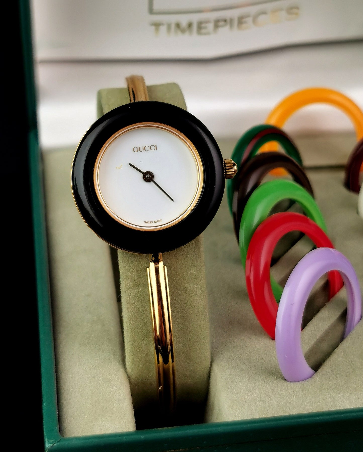 Vintage Gucci 11/12.2 ladies gold plated wristwatch, bracelet strap, changeable bezels