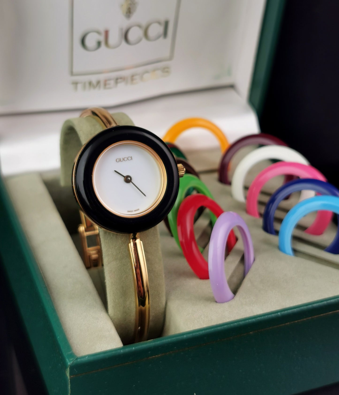 Vintage Gucci 11/12.2 ladies gold plated wristwatch, bracelet strap, changeable bezels
