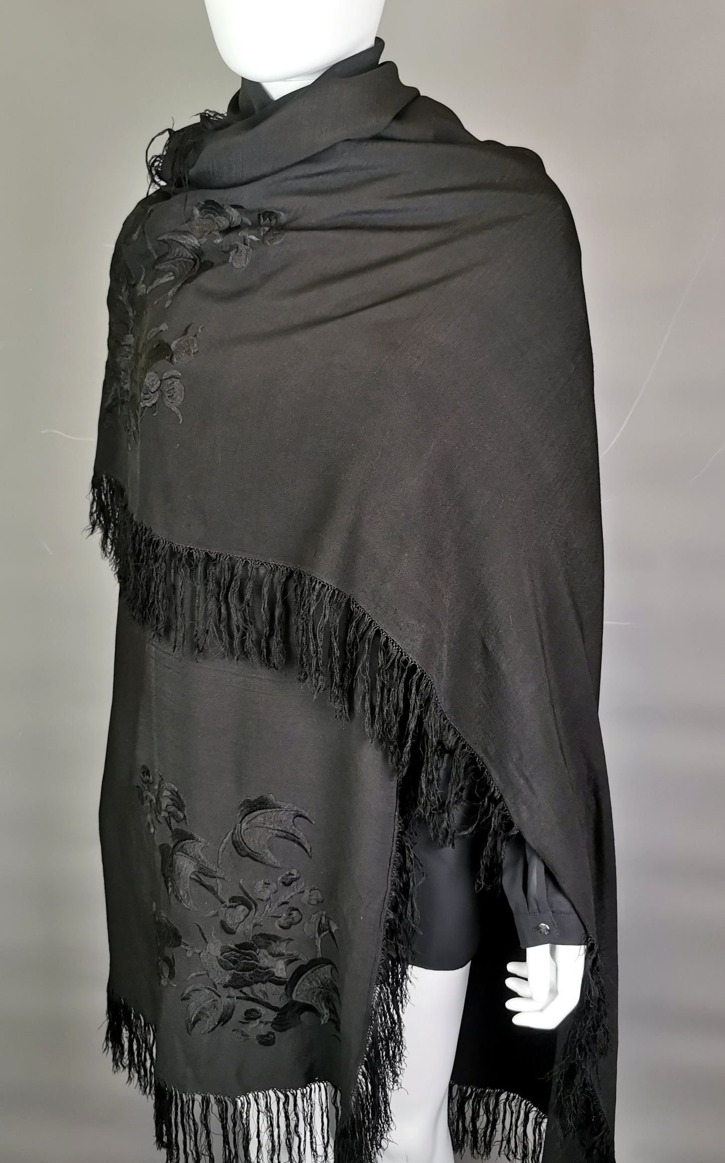 Vintage Art Deco black crepe silk shawl floral