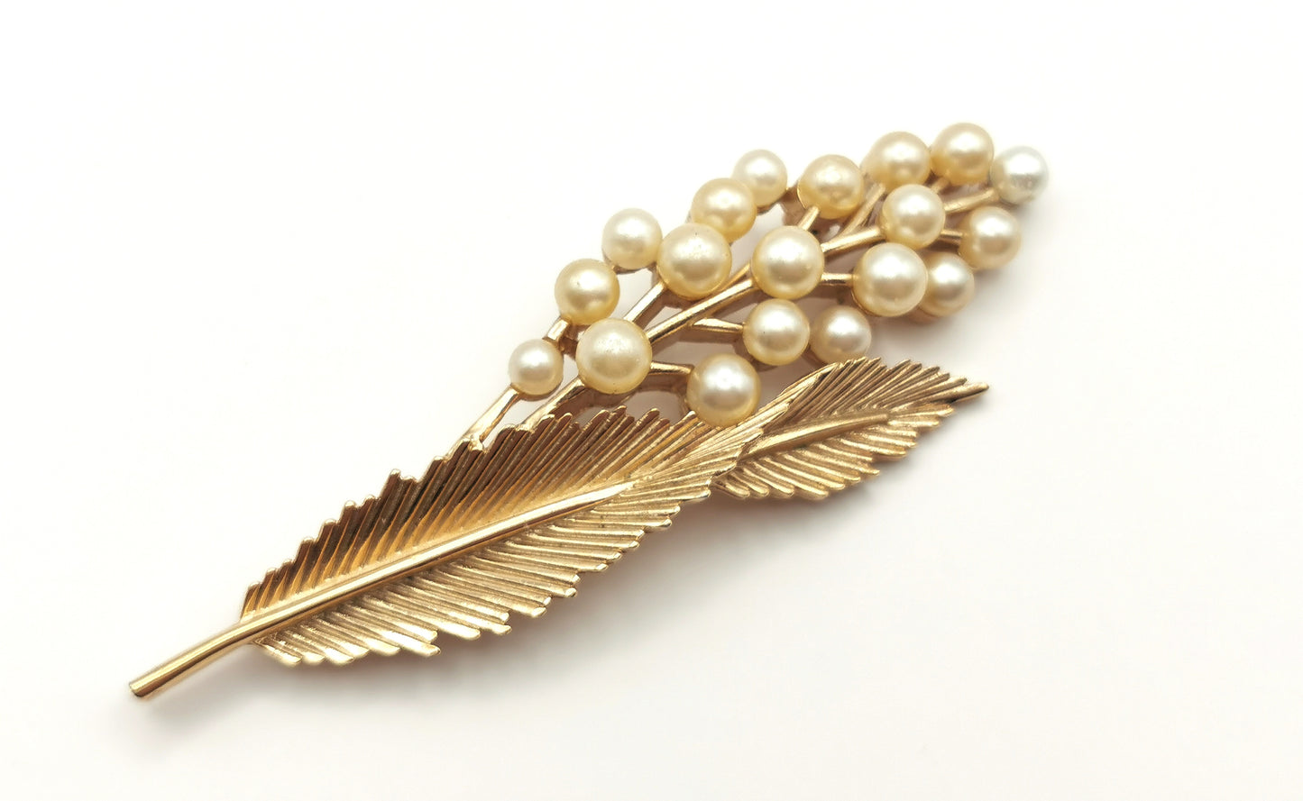 Vintage Trifari faux pearl spray brooch, Gold tone