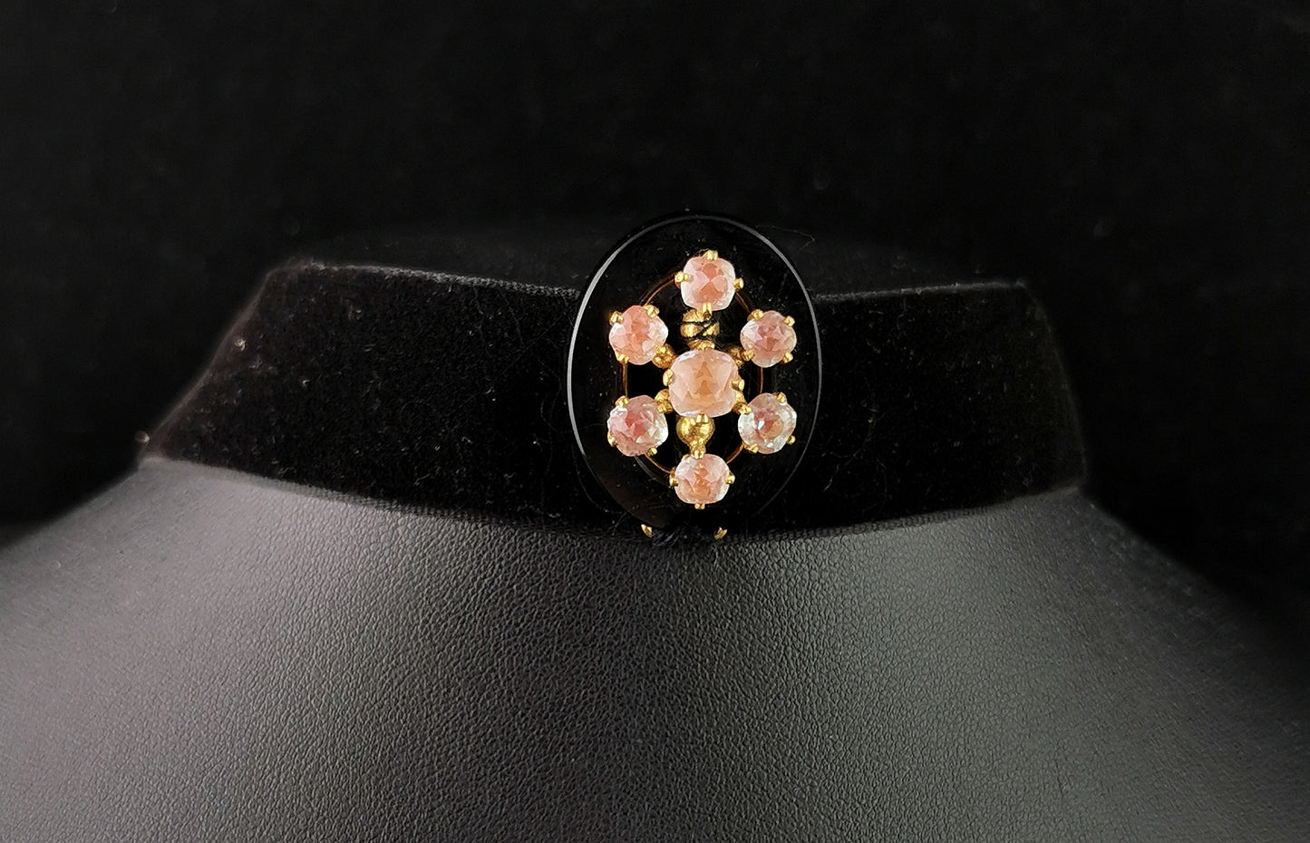 Antique Saphiret flower choker necklace, Black velvet
