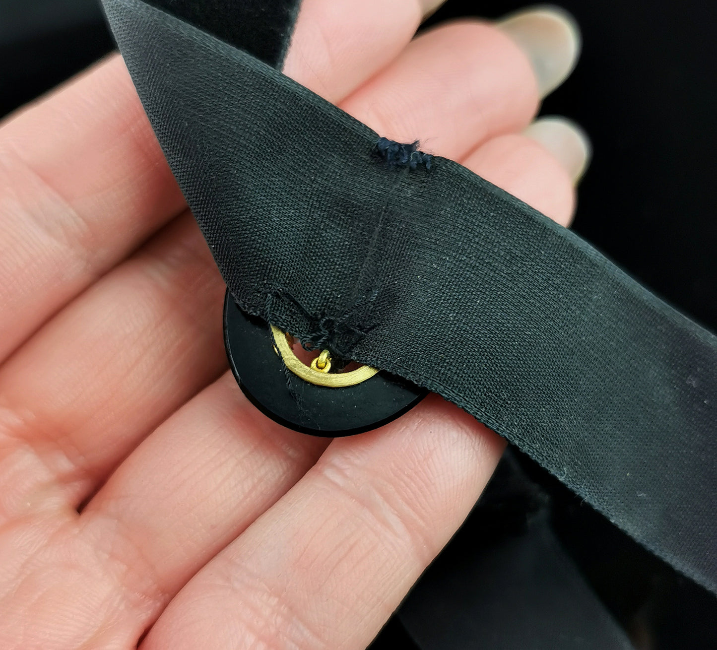 Antique Saphiret flower choker necklace, Black velvet