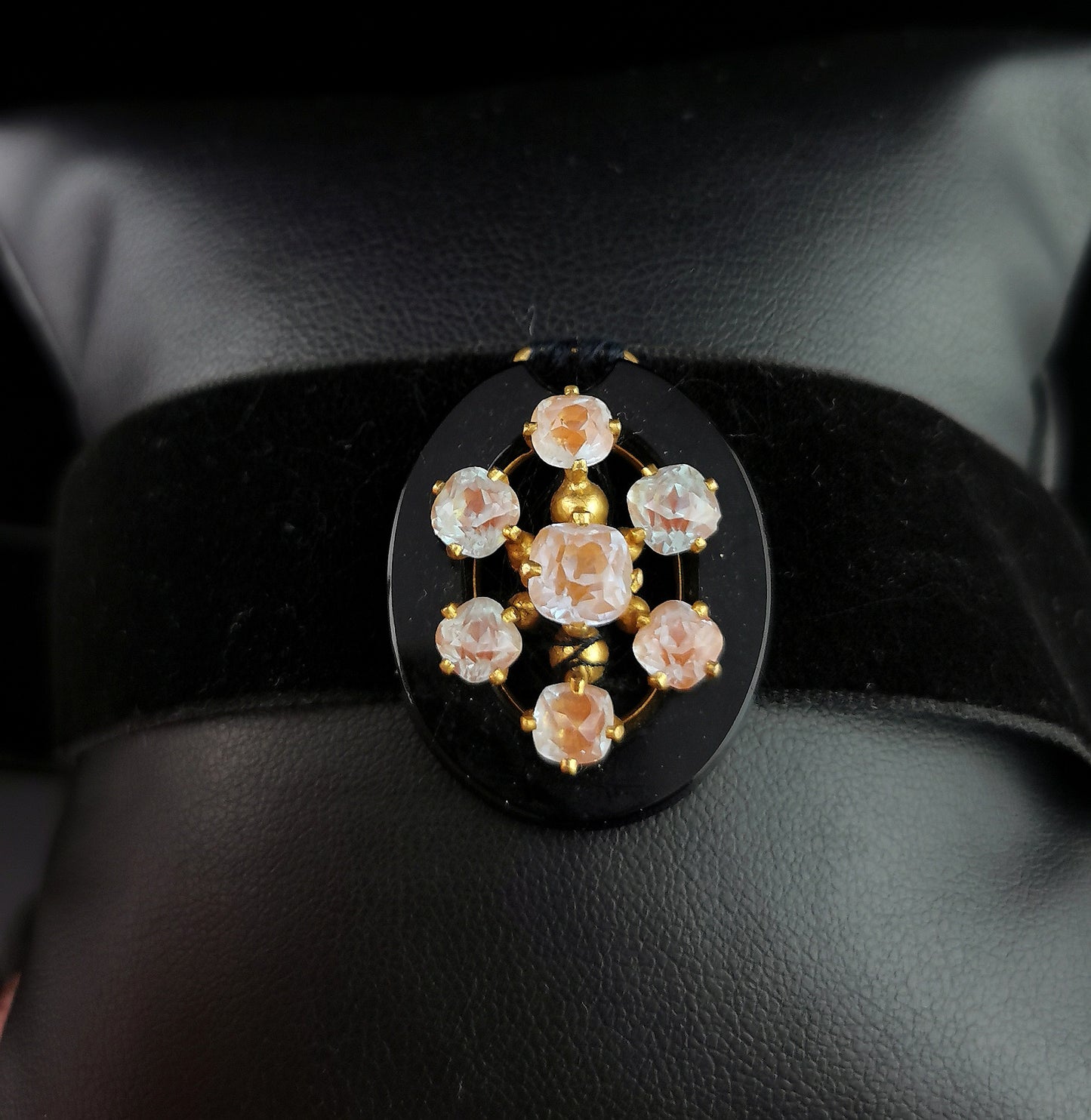 Antique Saphiret flower choker necklace, Black velvet