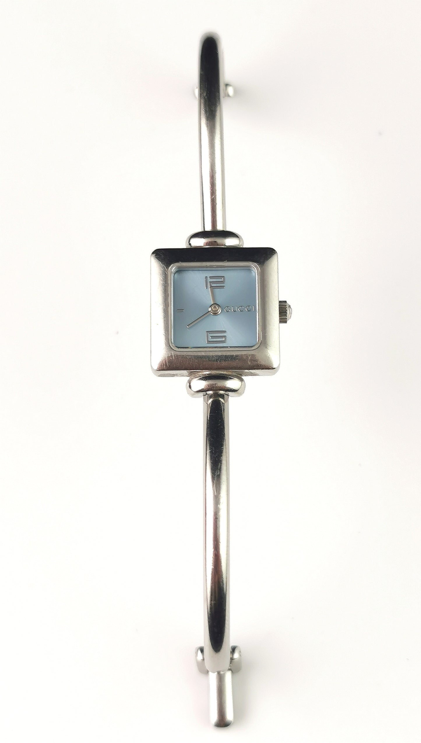 Vintage Gucci 1900l ladies wristwatch, bangle strap