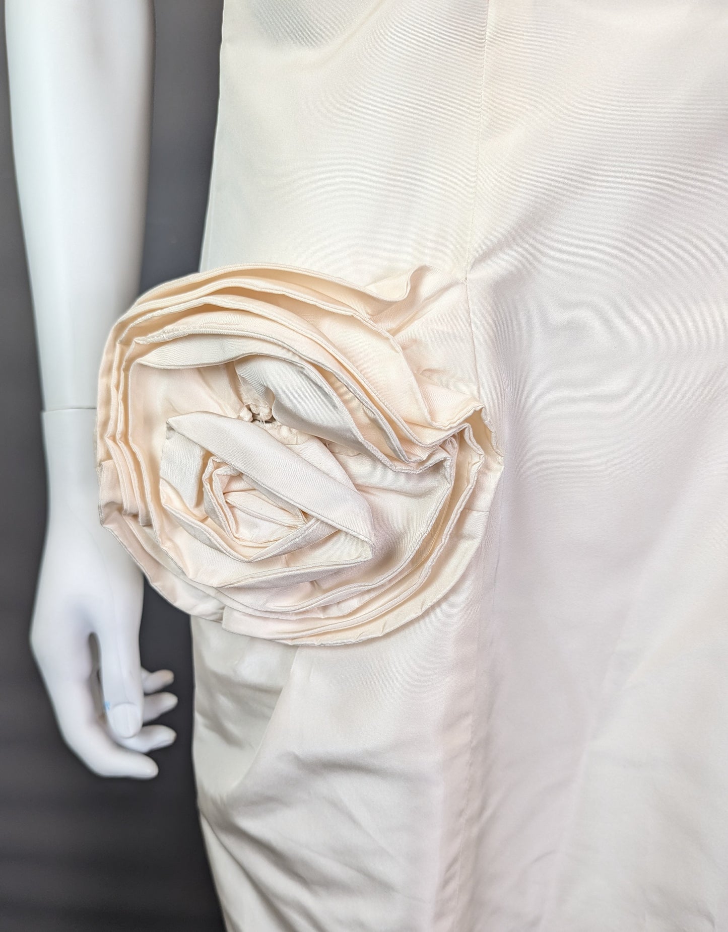 Vintage Valentino cream silk evening dress, prom, gown