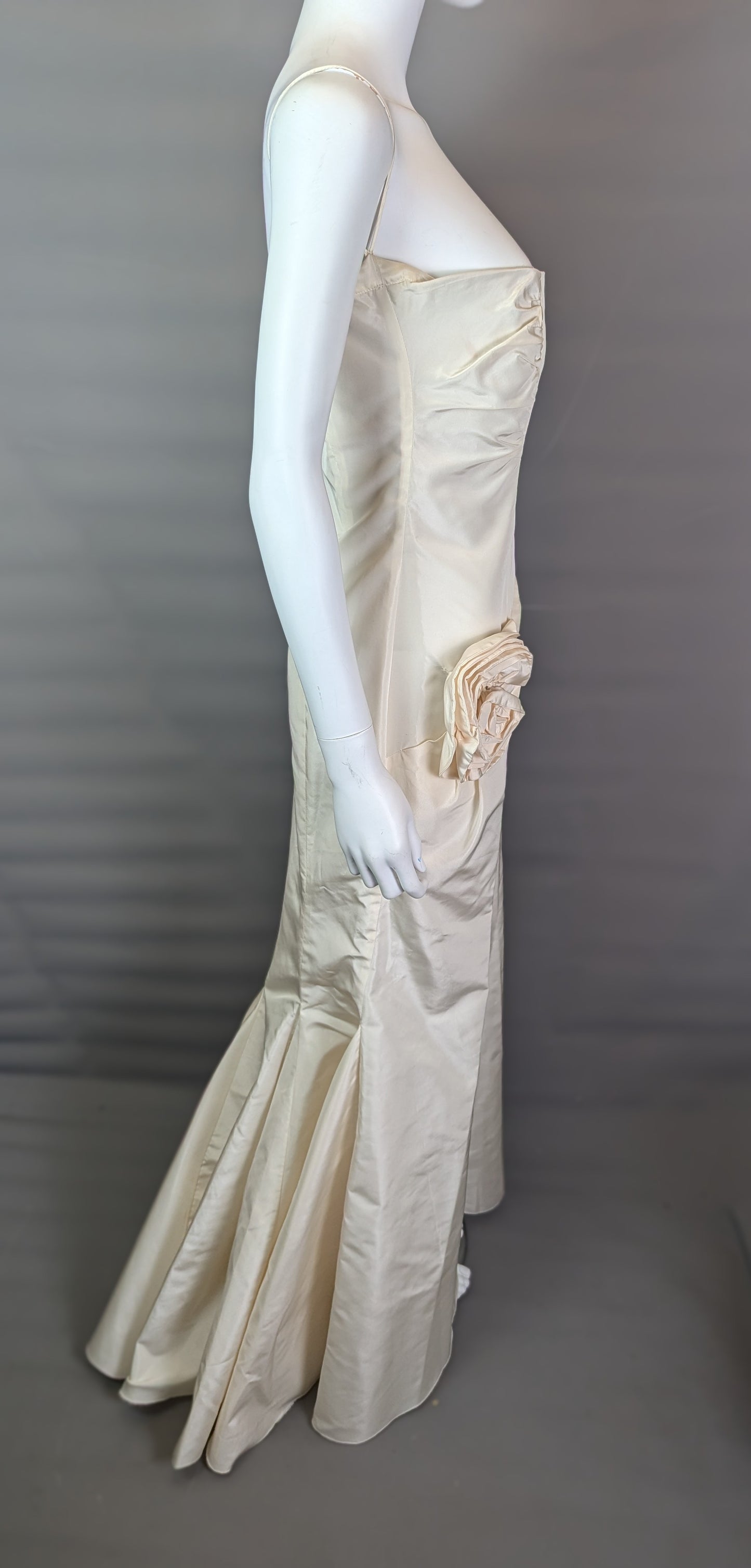 Vintage Valentino cream silk evening dress, prom, gown