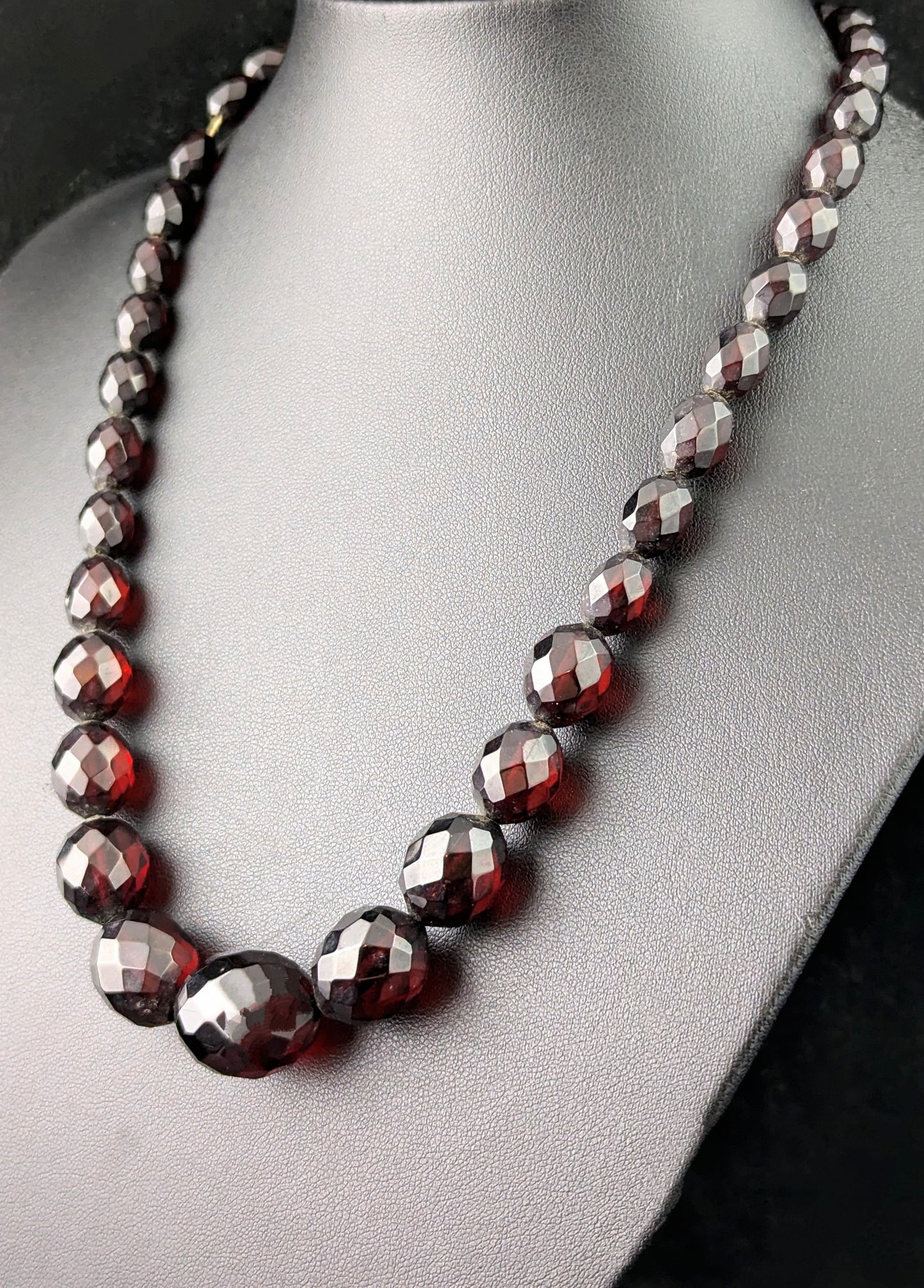Vintage Cherry red Bakelite beaded necklace, Art Deco, Silver clasp