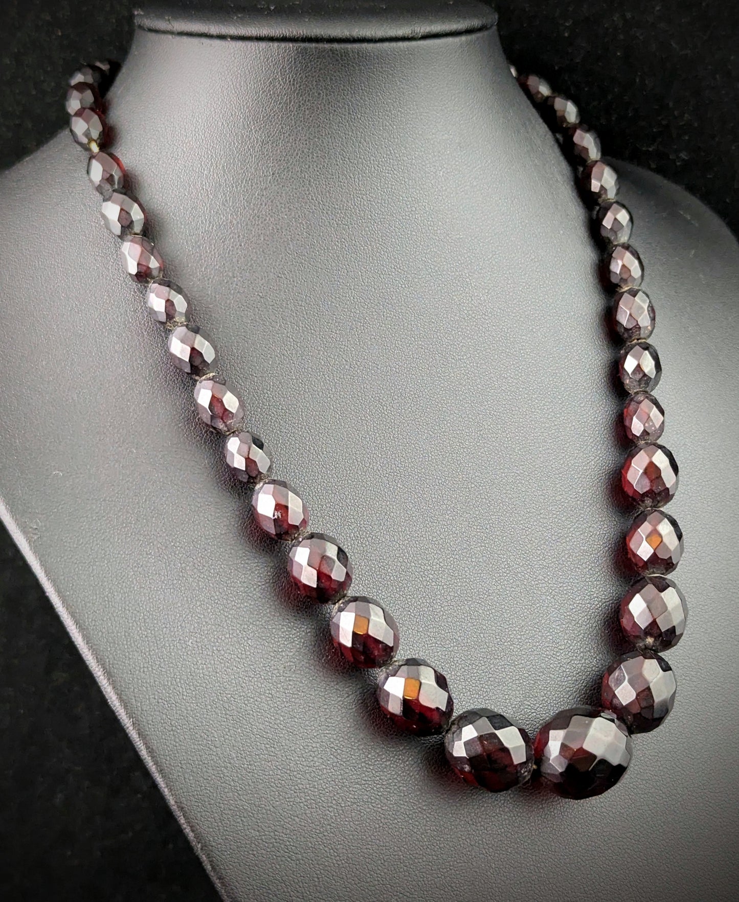 Vintage Cherry red Bakelite beaded necklace, Art Deco, Silver clasp