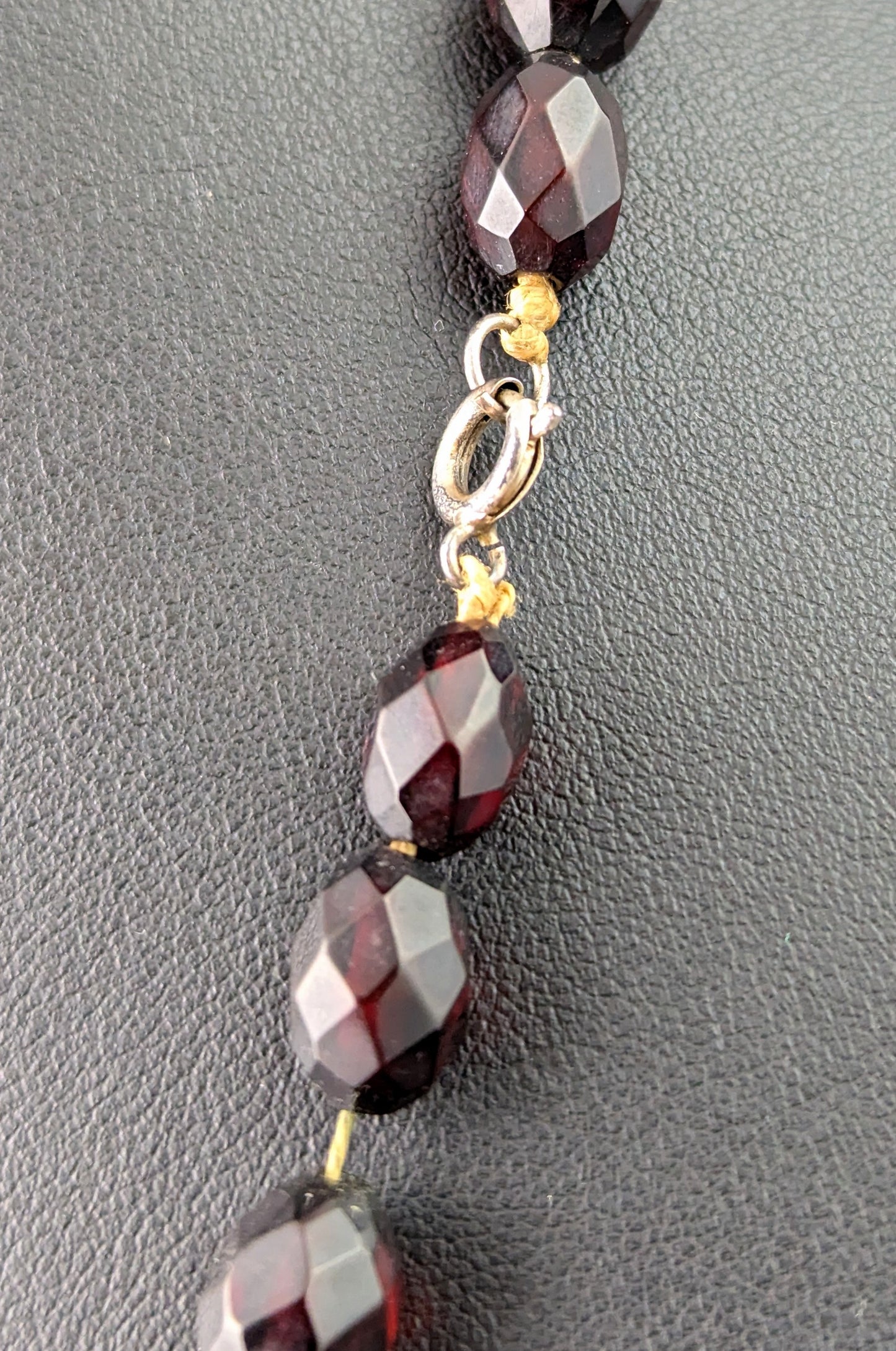 Vintage Cherry red Bakelite beaded necklace, Art Deco, Silver clasp