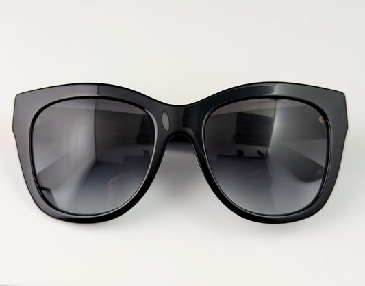 Vintage Dolce and Gabbana ladies sunglasses, black, gradient lense
