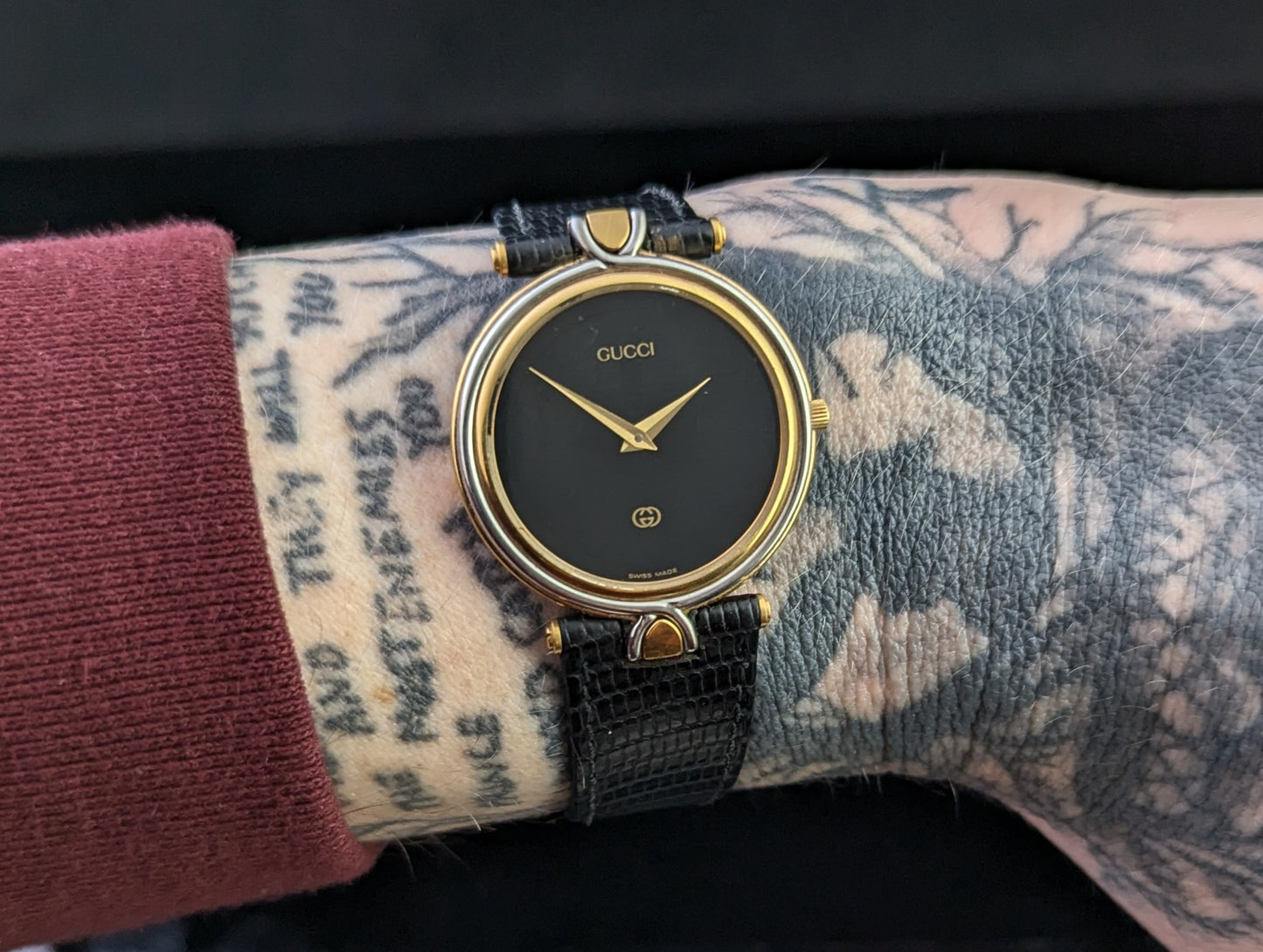 Gucci 4500m wristwatch, gold plated, Leather strap