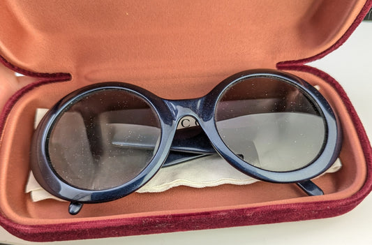 Gucci Oversized Sunglasses, dark blue, gold tone logo, cased