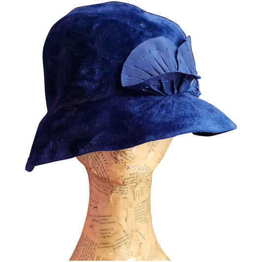 Vintage 1920s cobalt blue velvet cloche hat