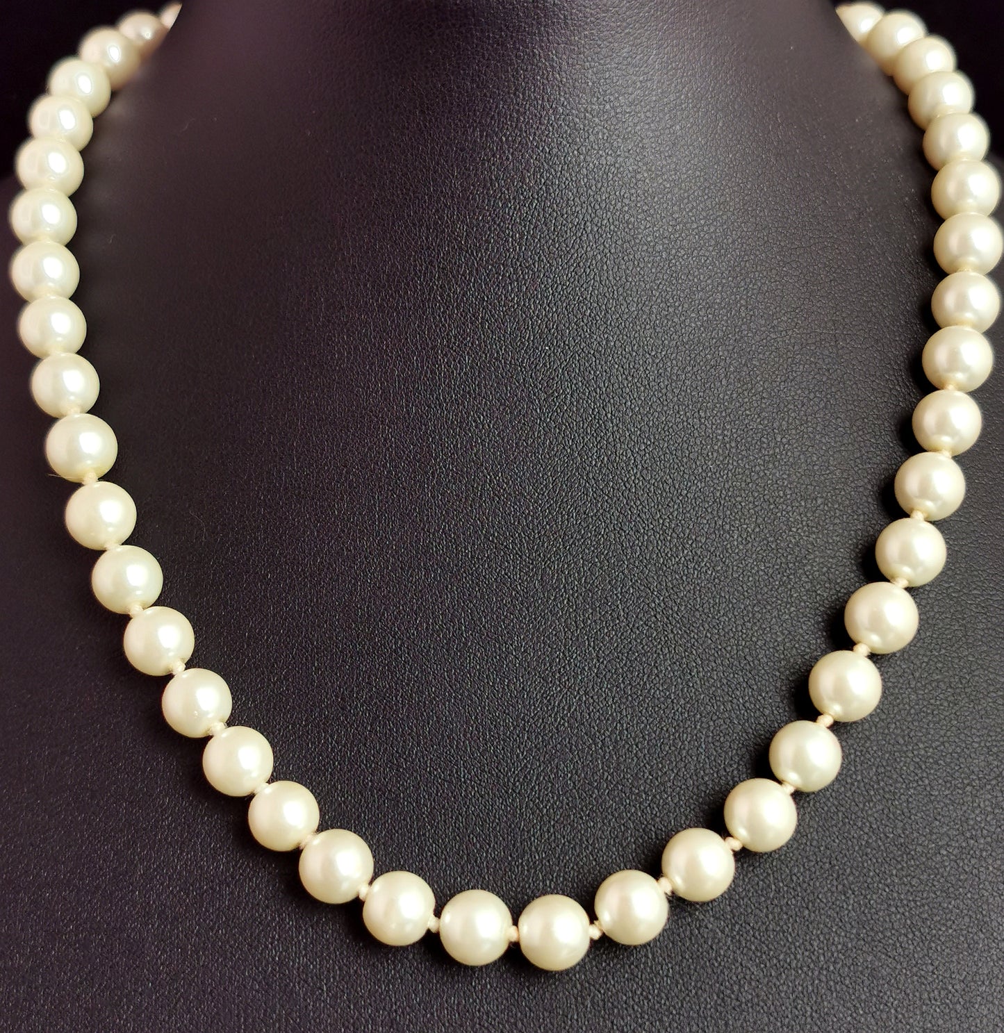Vintage faux pearl necklace, single row, Chunky