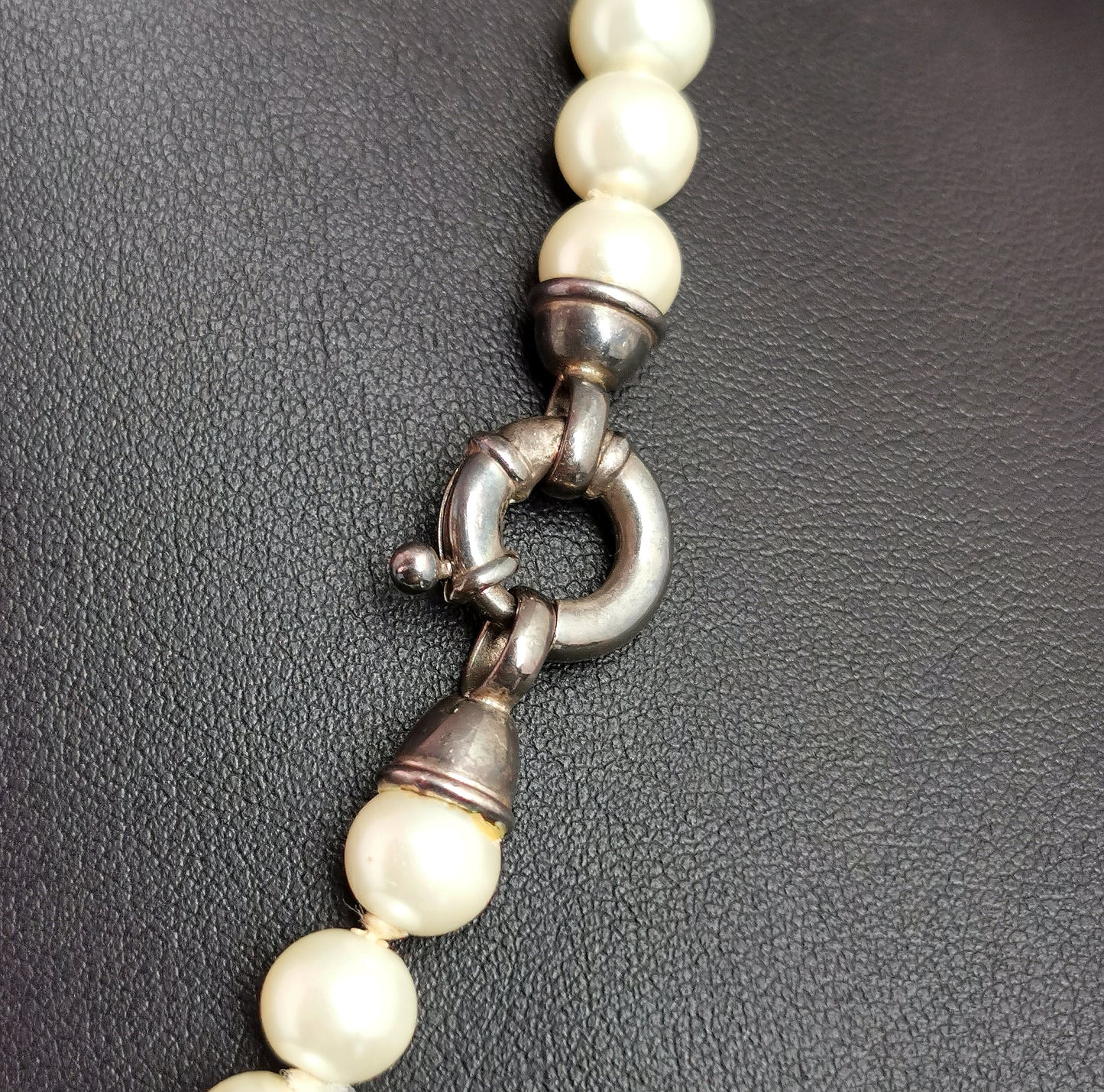 Vintage faux pearl necklace, single row, Chunky