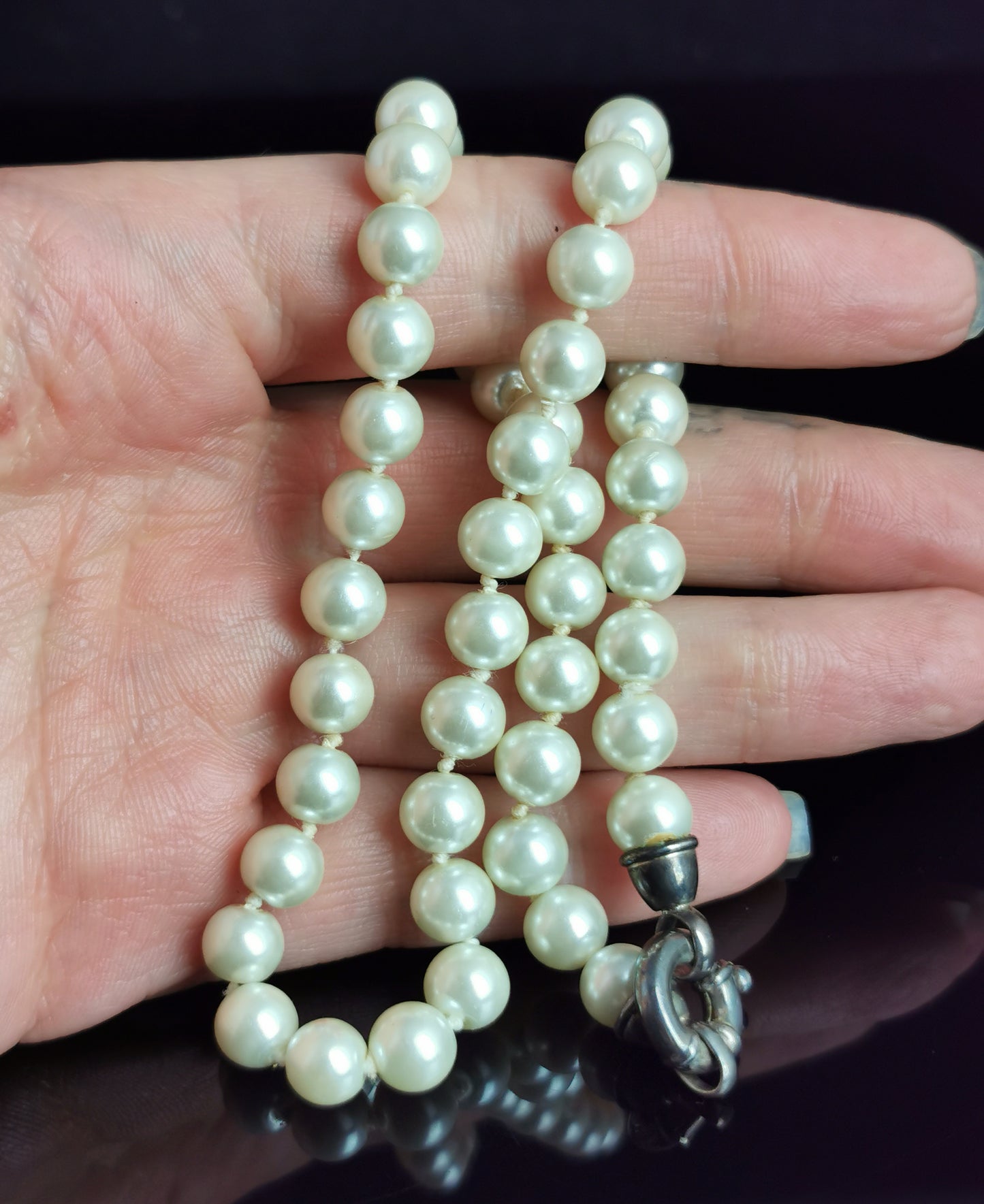 Vintage faux pearl necklace, single row, Chunky