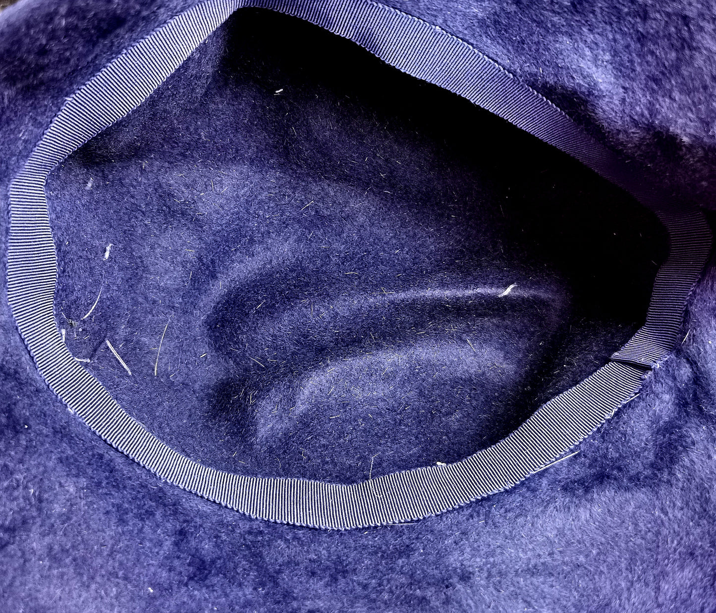 Vintage 1920s cobalt blue velvet cloche hat