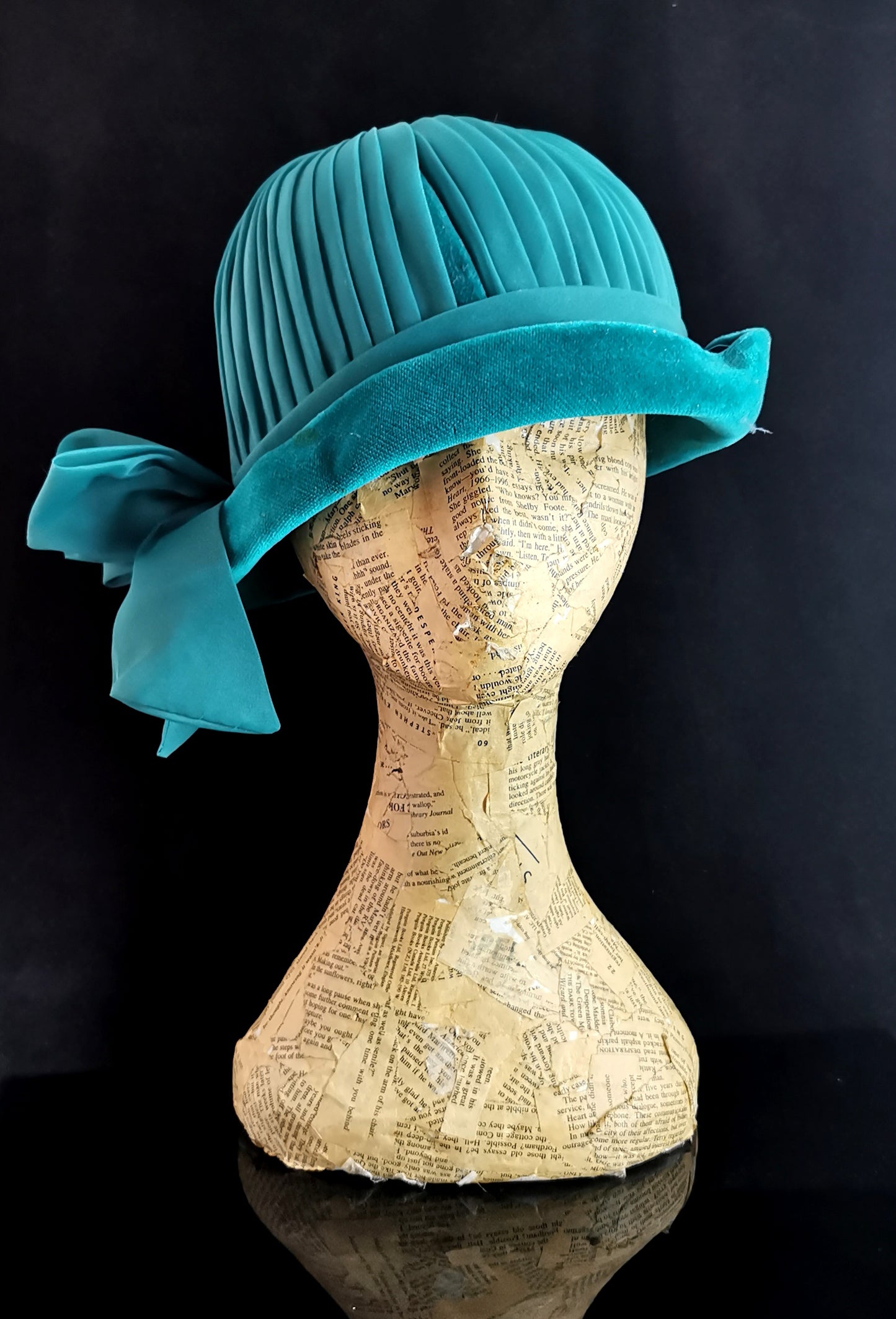 Vintage Turquoise velvet and chiffon cloche hat, c1950s