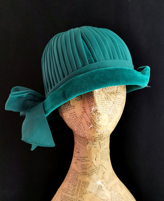 Vintage Turquoise velvet and chiffon cloche hat, c1950s