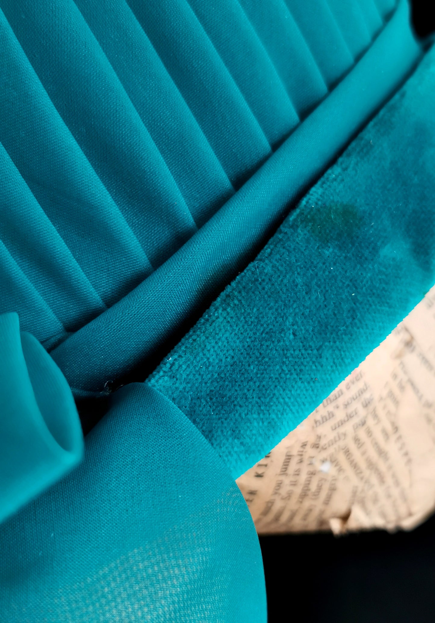 Vintage Turquoise velvet and chiffon cloche hat, c1950s