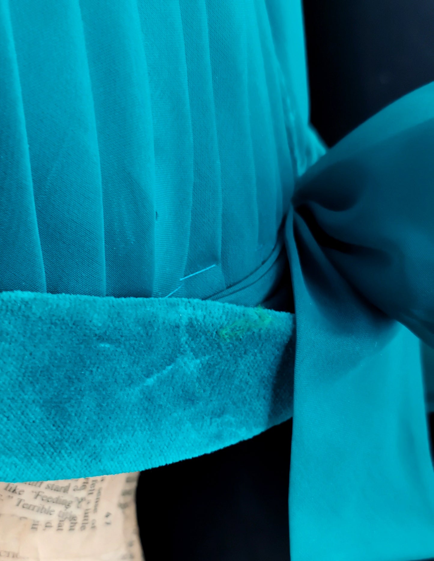 Vintage Turquoise velvet and chiffon cloche hat, c1950s