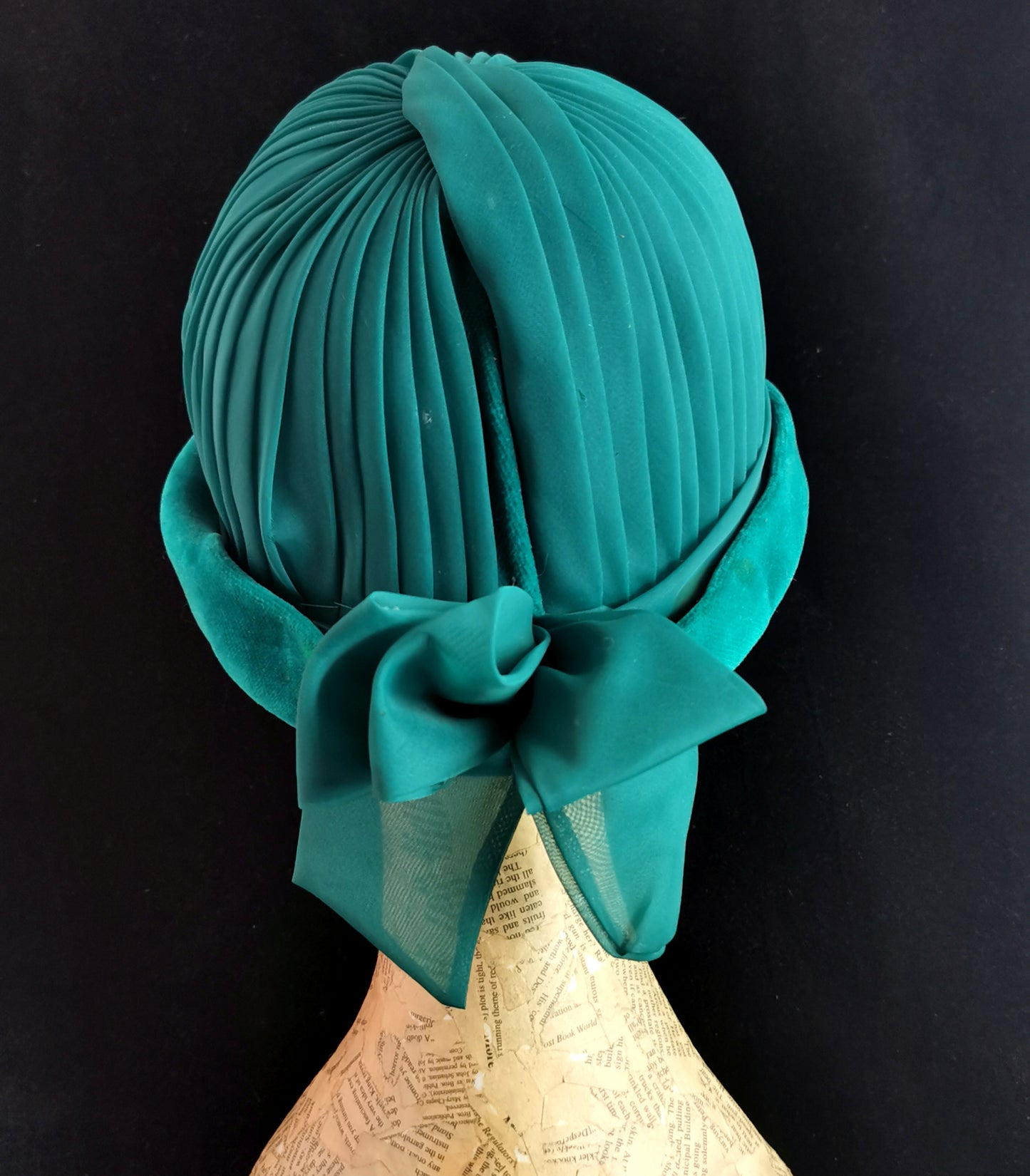 Vintage Turquoise velvet and chiffon cloche hat, c1950s