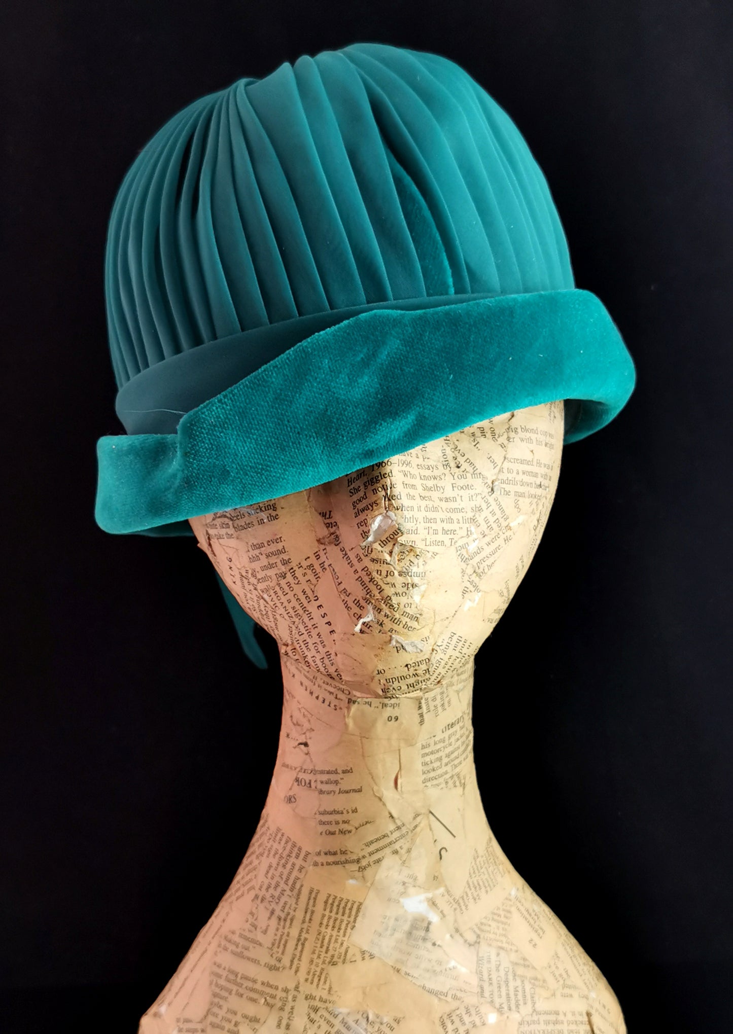 Vintage Turquoise velvet and chiffon cloche hat, c1950s