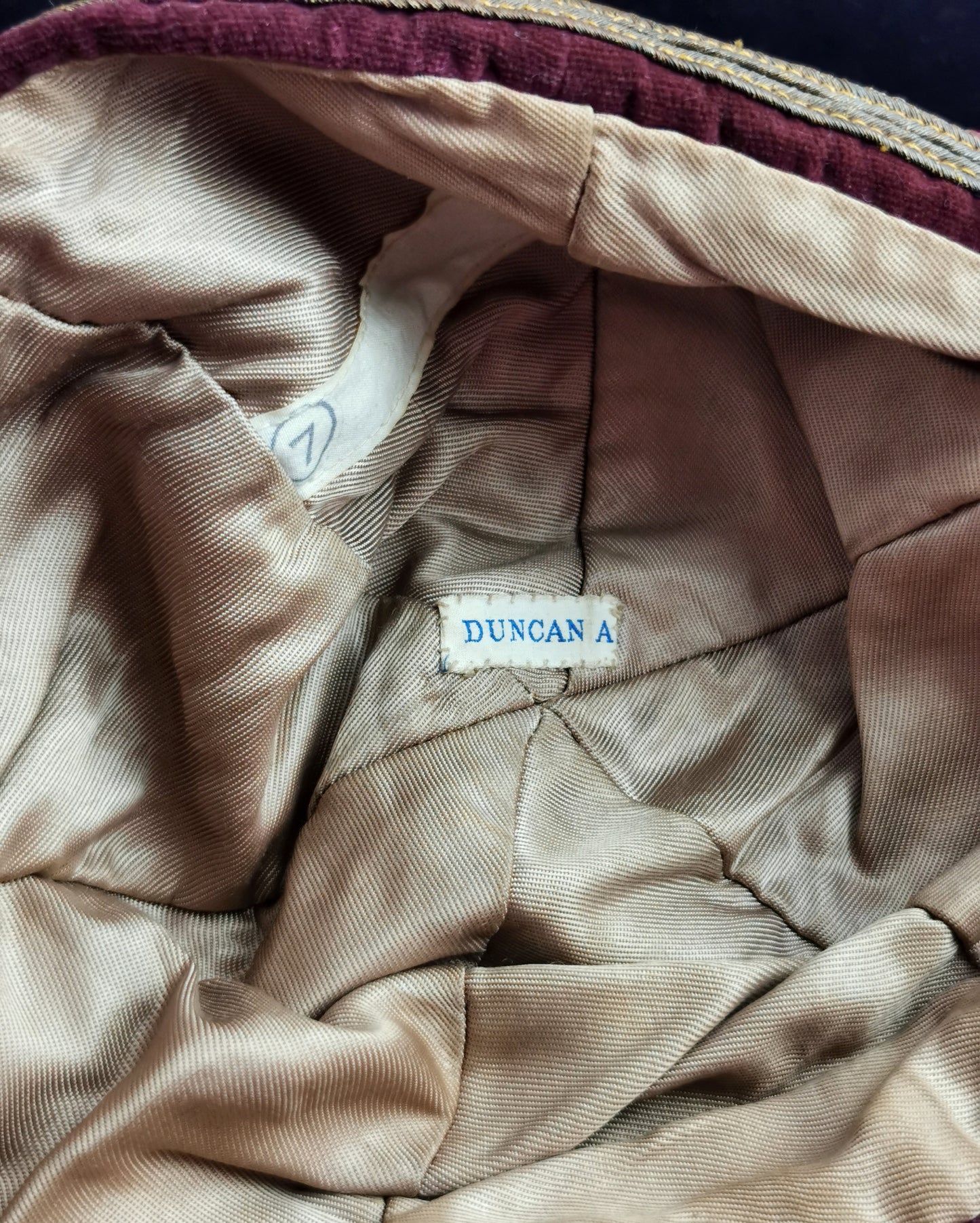 Antique velvet jockeys cap, sporting hat