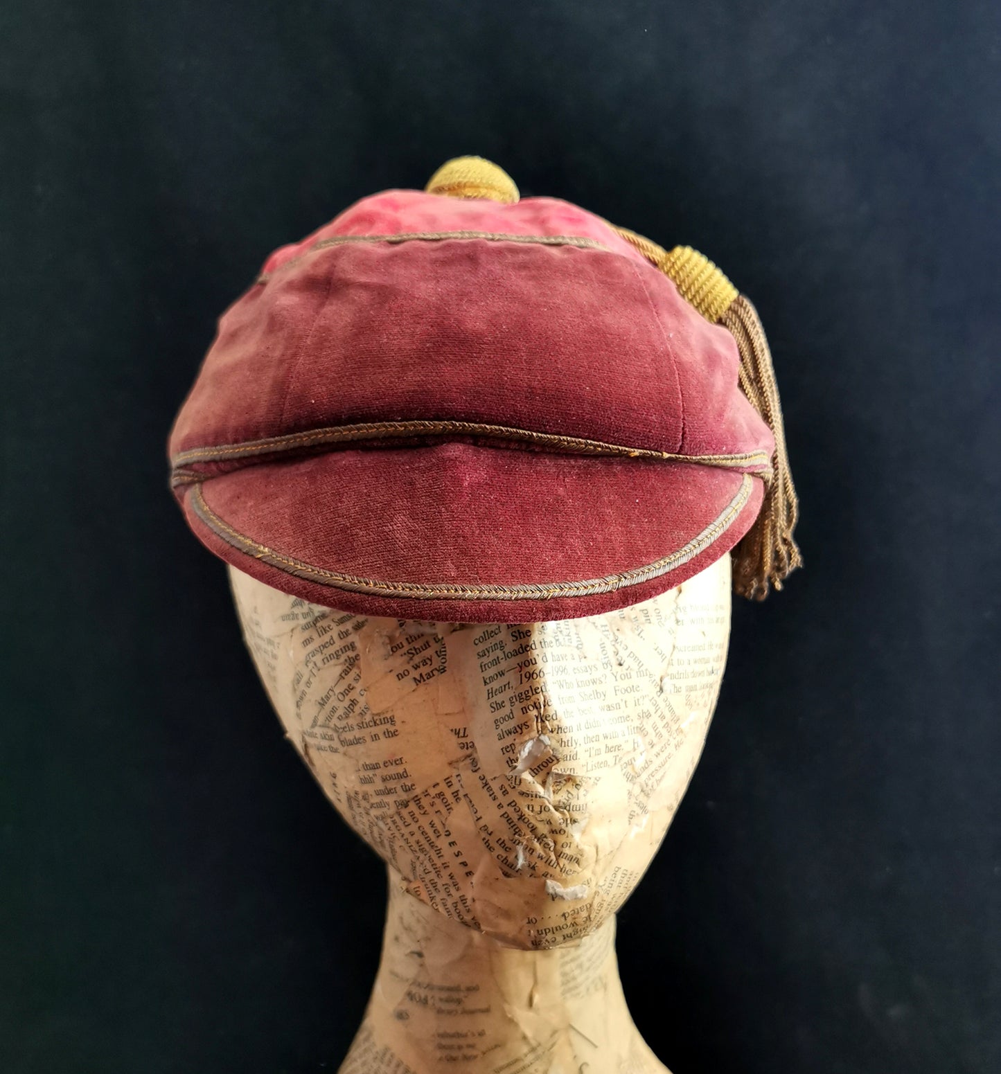 Antique velvet jockeys cap, sporting hat