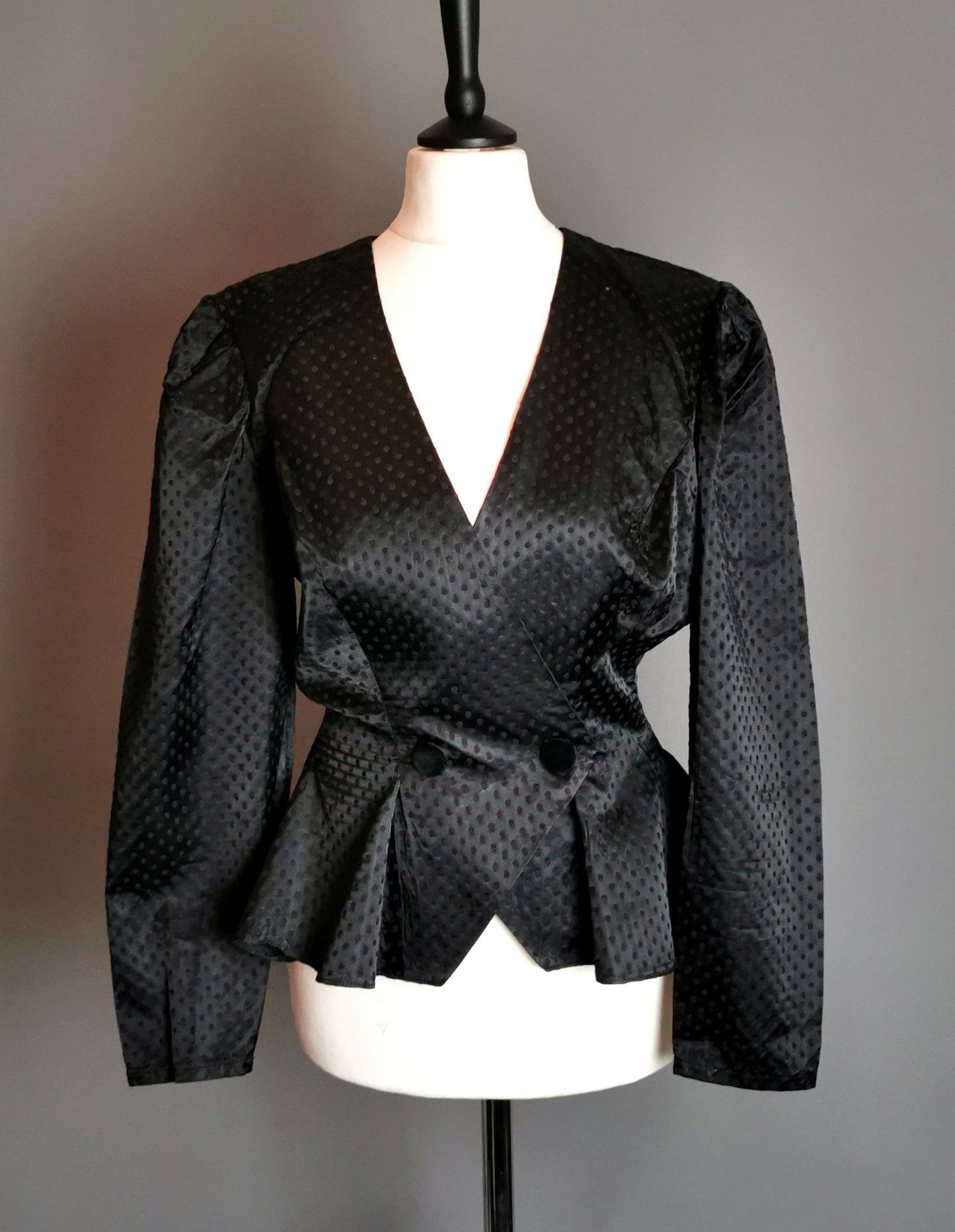 Vintage 80s Vampy peplum blouse, bow back, Black
