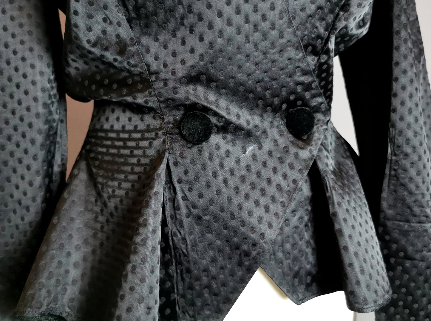 Vintage 80s Vampy peplum blouse, bow back, Black