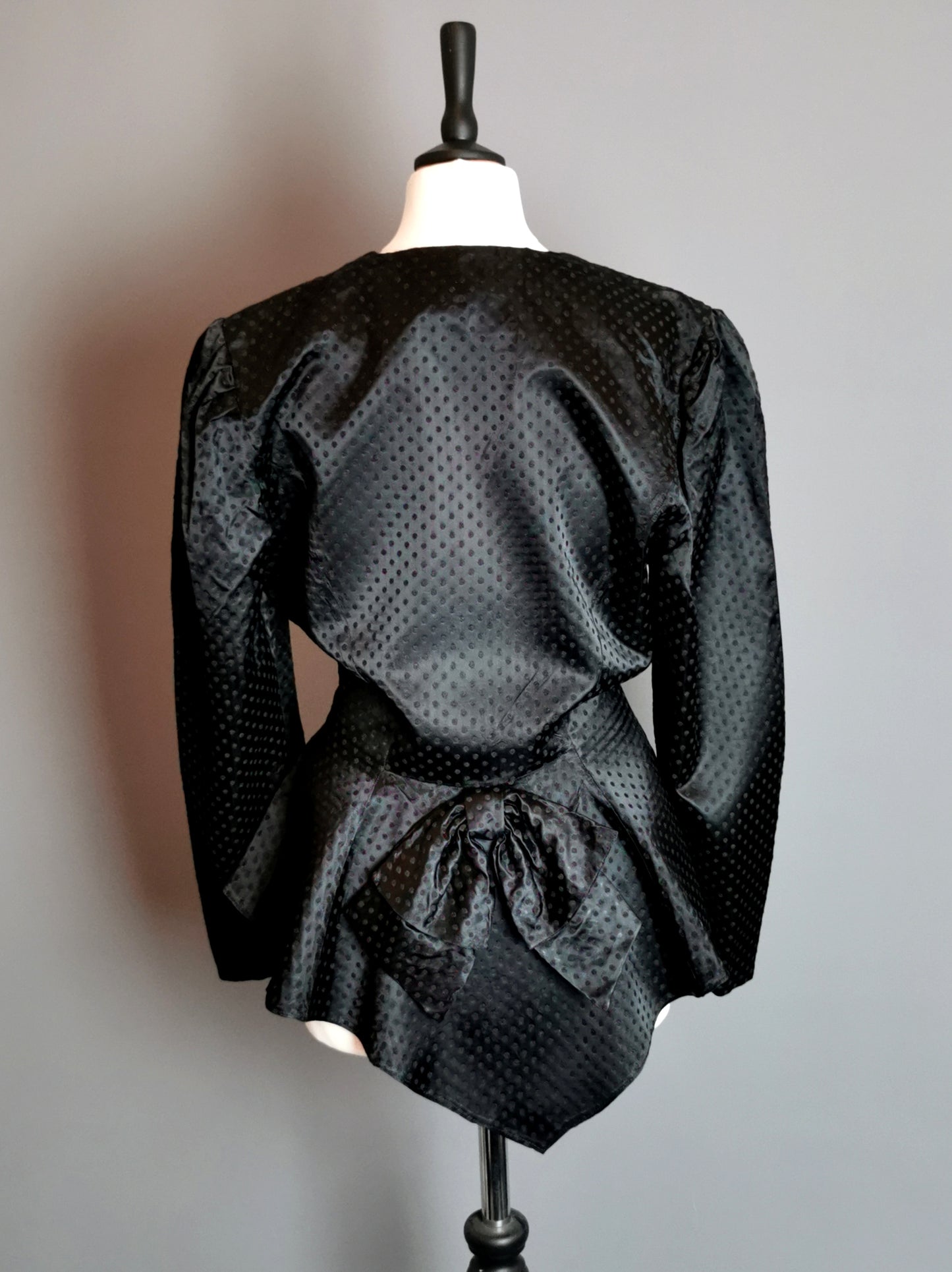 Vintage 80s Vampy peplum blouse, bow back, Black